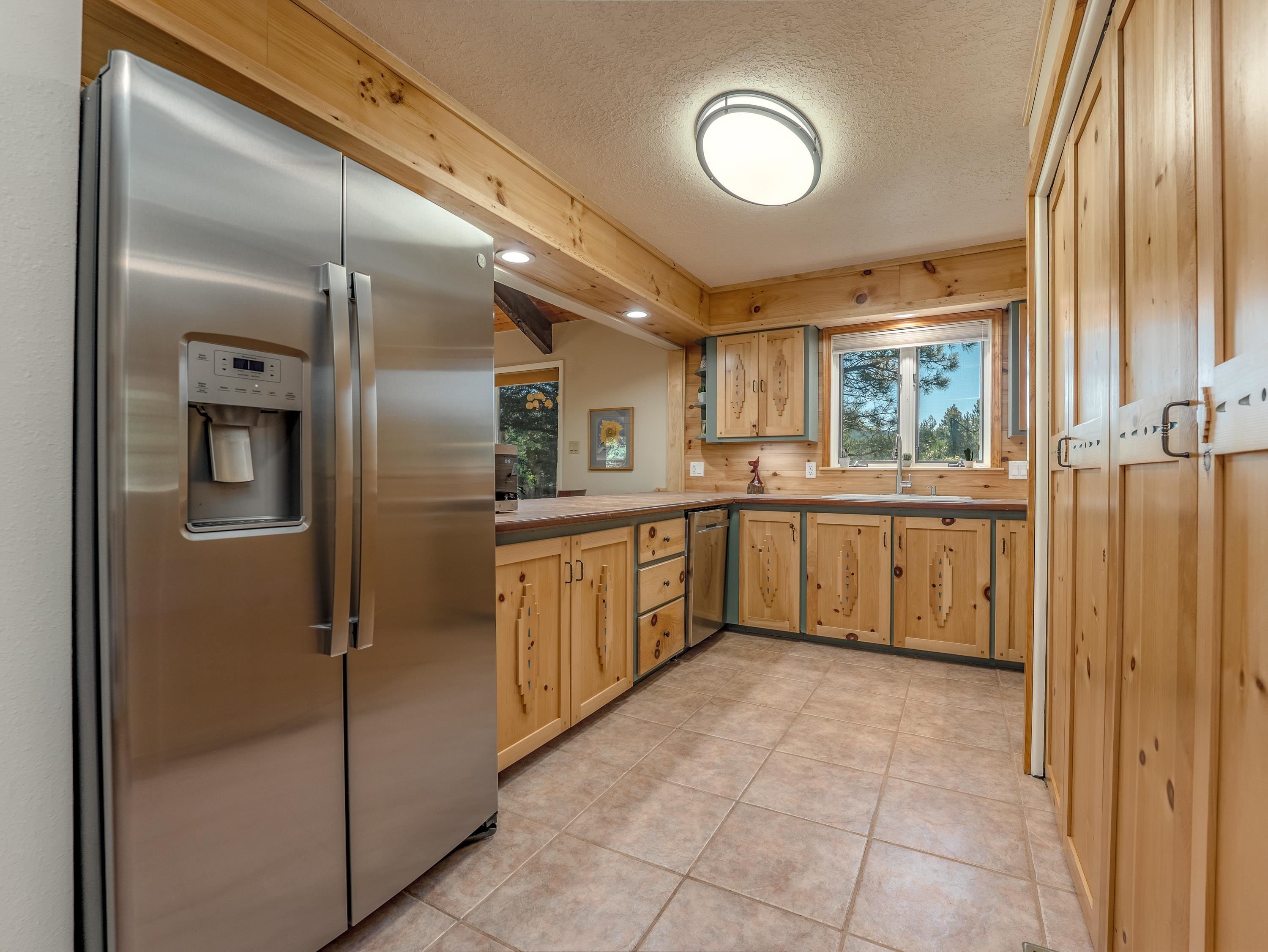 Angel Fire, New Mexico 87710, United States, 3 Bedrooms Bedrooms, ,2 BathroomsBathrooms,Residential,Pending,205881