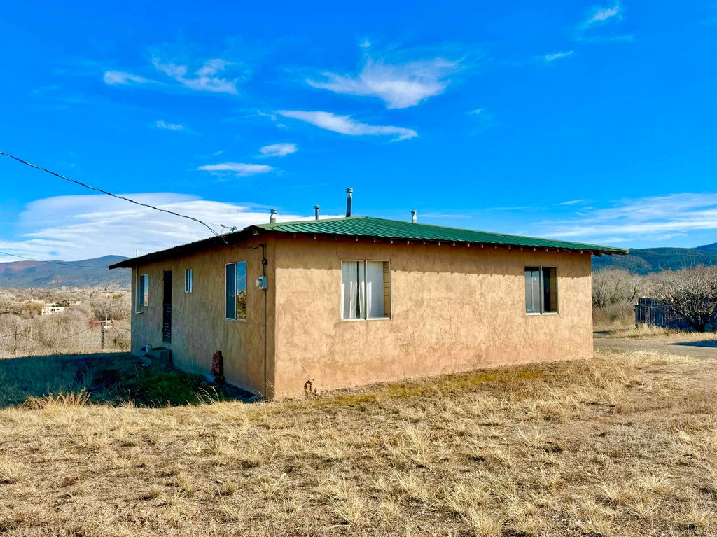 Photo of 5 Cuchilla Road, Ranchos de Taos, NM 87557 (MLS # 114434)