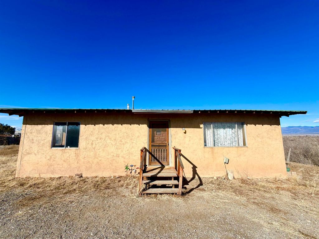 Photo of 5 Cuchilla Road, Ranchos de Taos, NM 87557 (MLS # 114434)