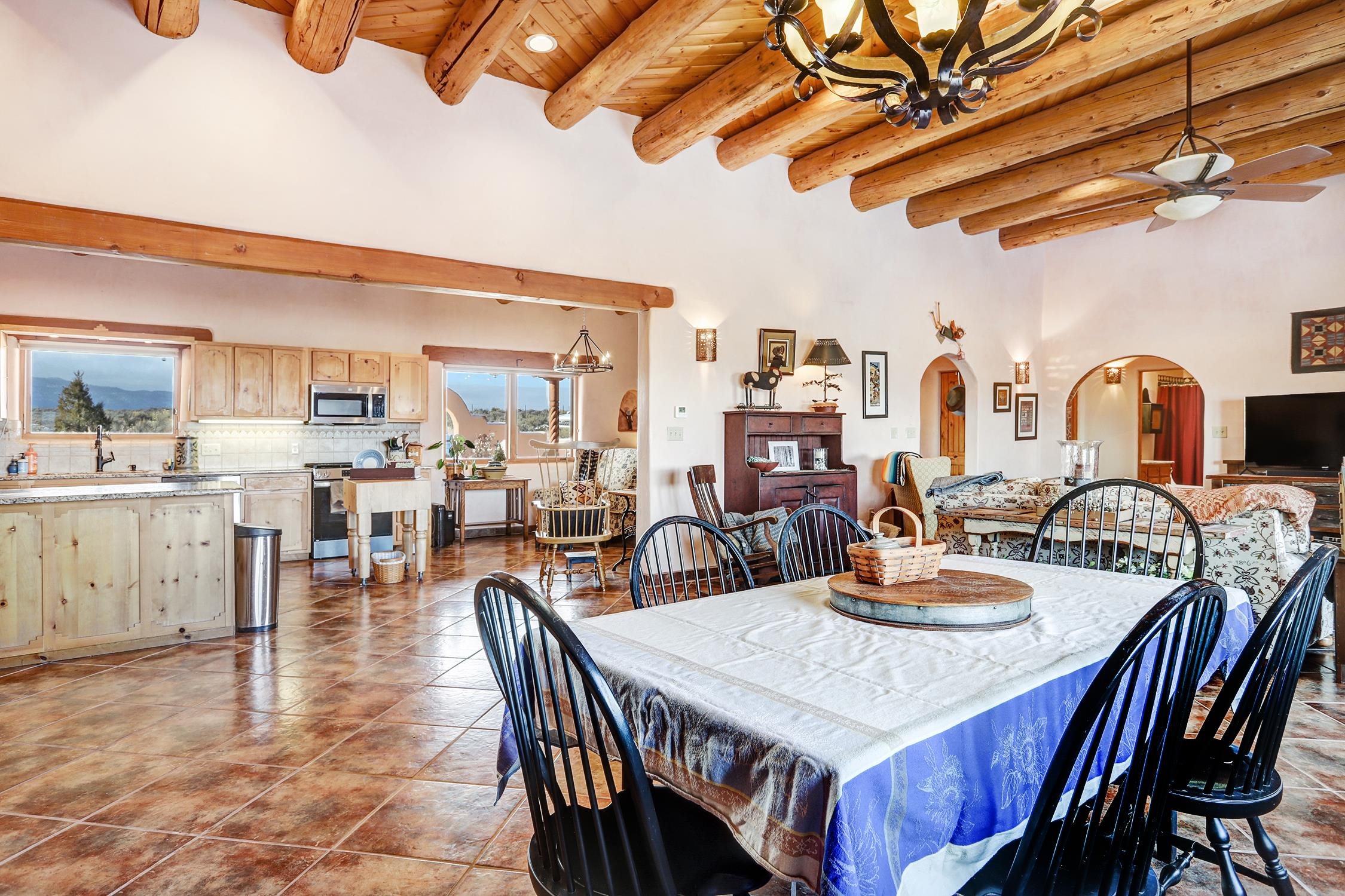 359 Los Cordovas Rd, Ranchos de Taos, New Mexico image 10