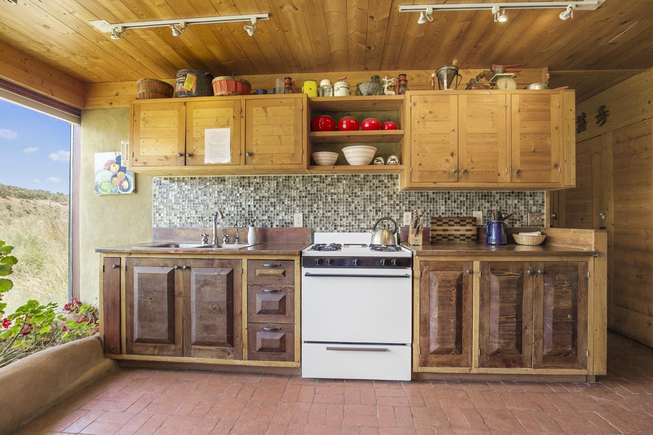 13 South Lemuria Rd, Tres Piedras, New Mexico image 5