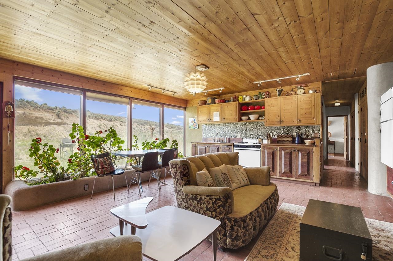 13 South Lemuria Rd, Tres Piedras, New Mexico image 3