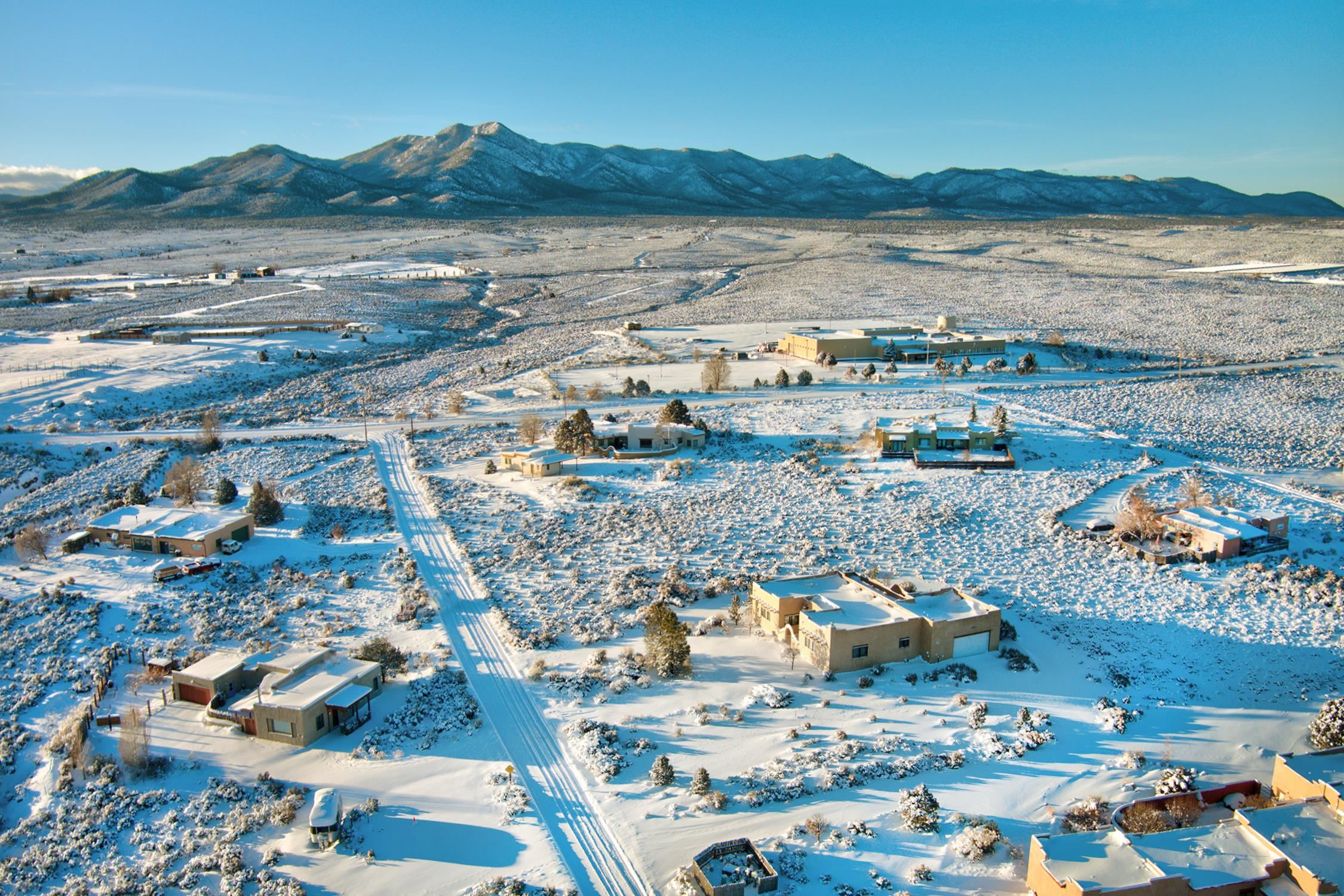 10 Camino De Los Arroyos, Ranchos de Taos, New Mexico image 28