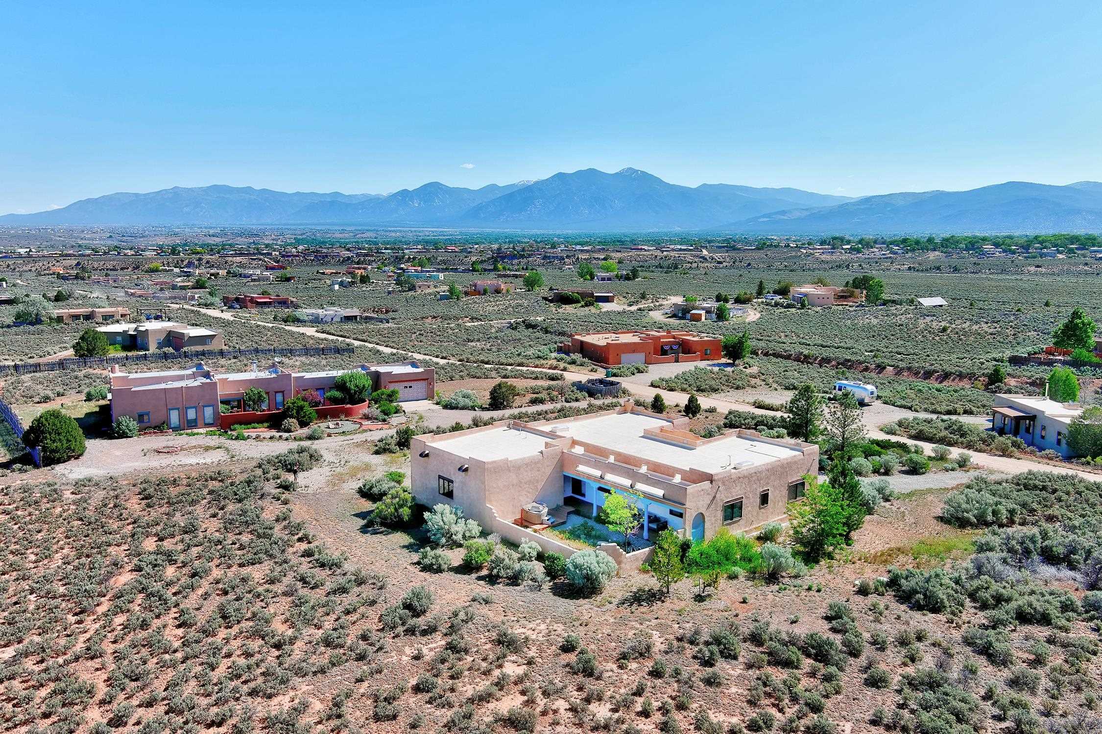 10 Camino De Los Arroyos, Ranchos de Taos, New Mexico image 21