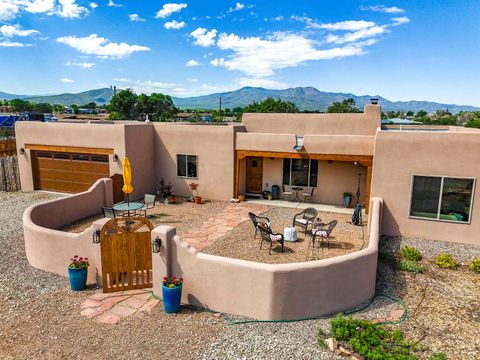 Photo of 35 Medina Lane, Taos, NM 87571 (MLS # 113599)