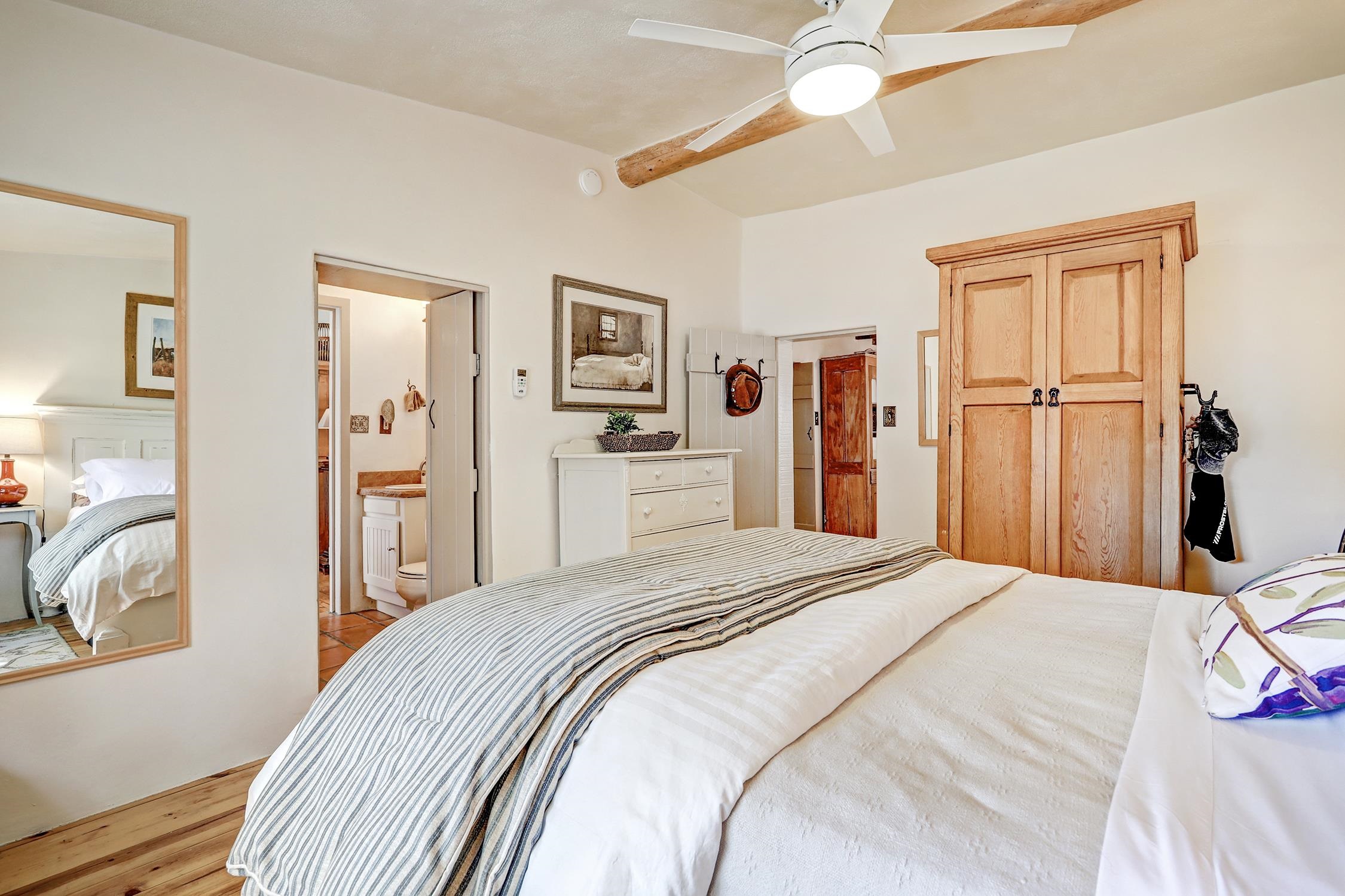 226 Morada Ln, Taos, New Mexico image 13