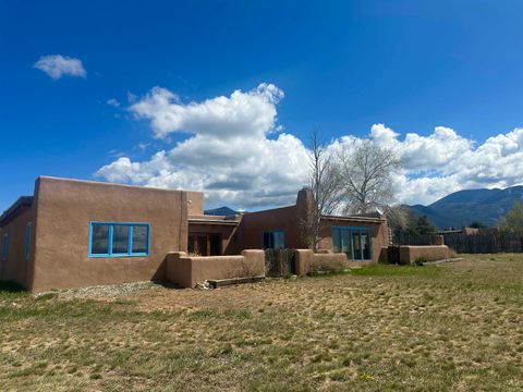28 Archuleta Arroyo Seco NM 87514