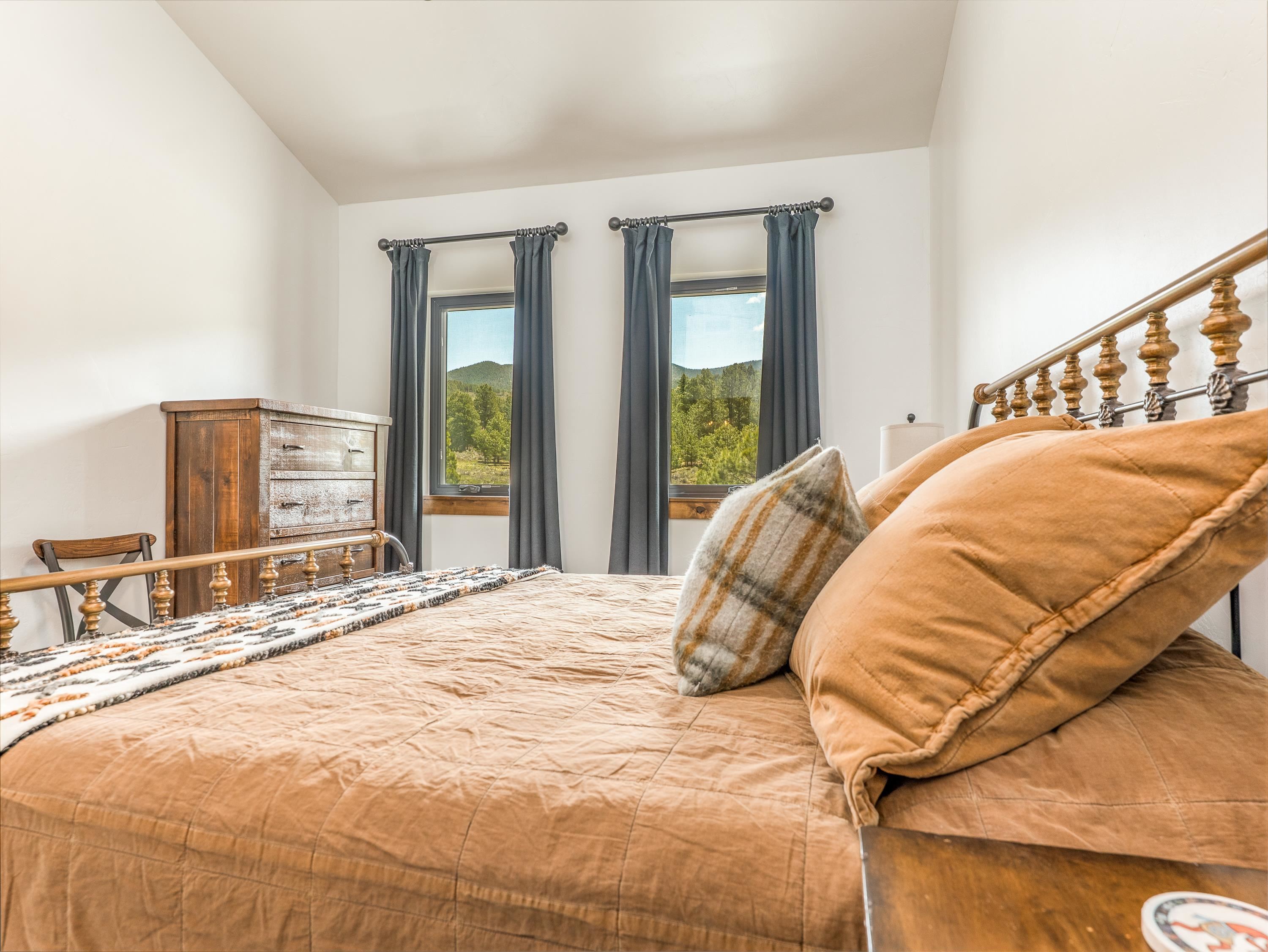 Angel Fire, New Mexico 87710, United States, 4 Bedrooms Bedrooms, ,5 BathroomsBathrooms,Residential,Active,186886