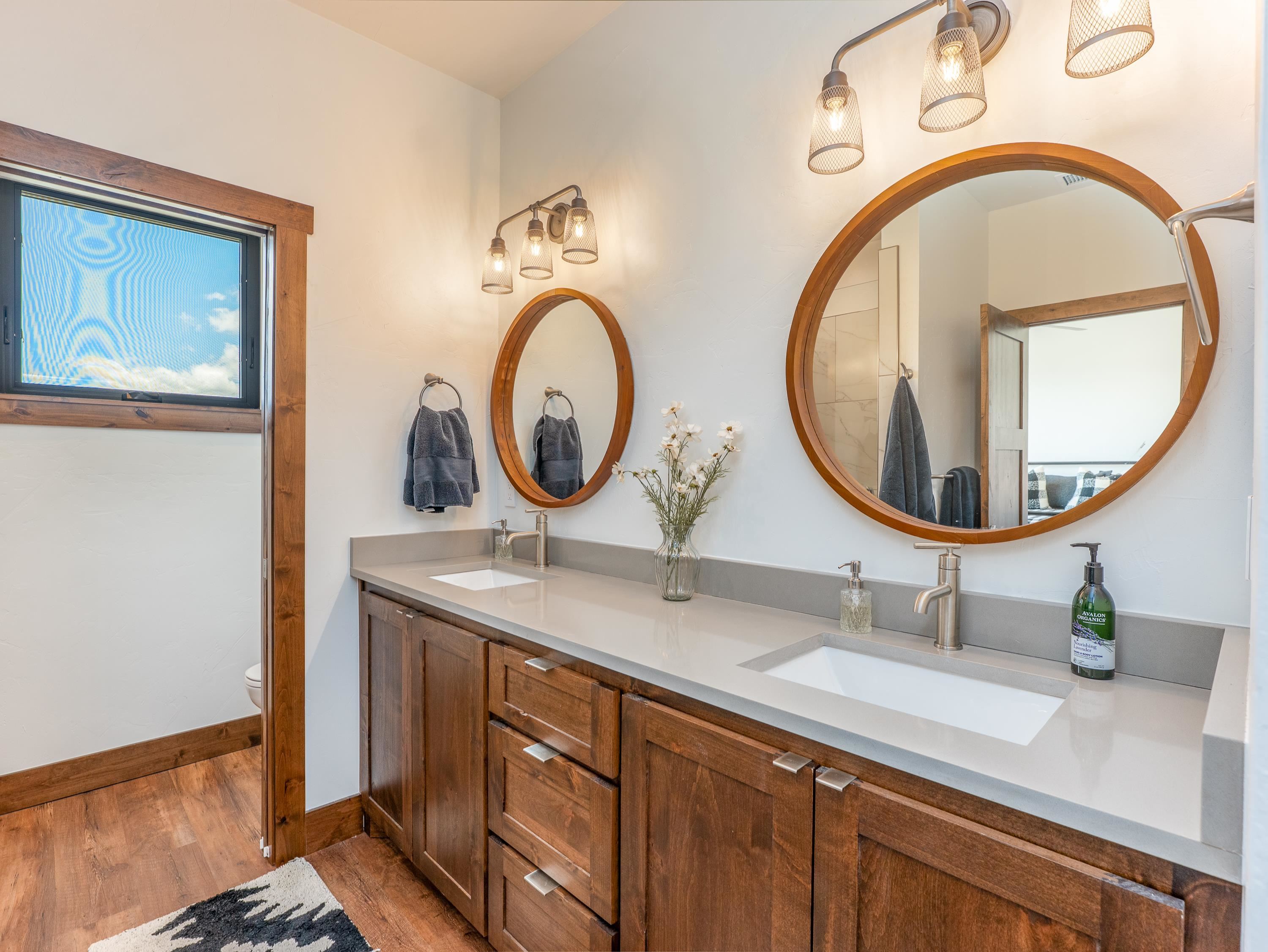 Angel Fire, New Mexico 87710, United States, 4 Bedrooms Bedrooms, ,5 BathroomsBathrooms,Residential,Active,186886