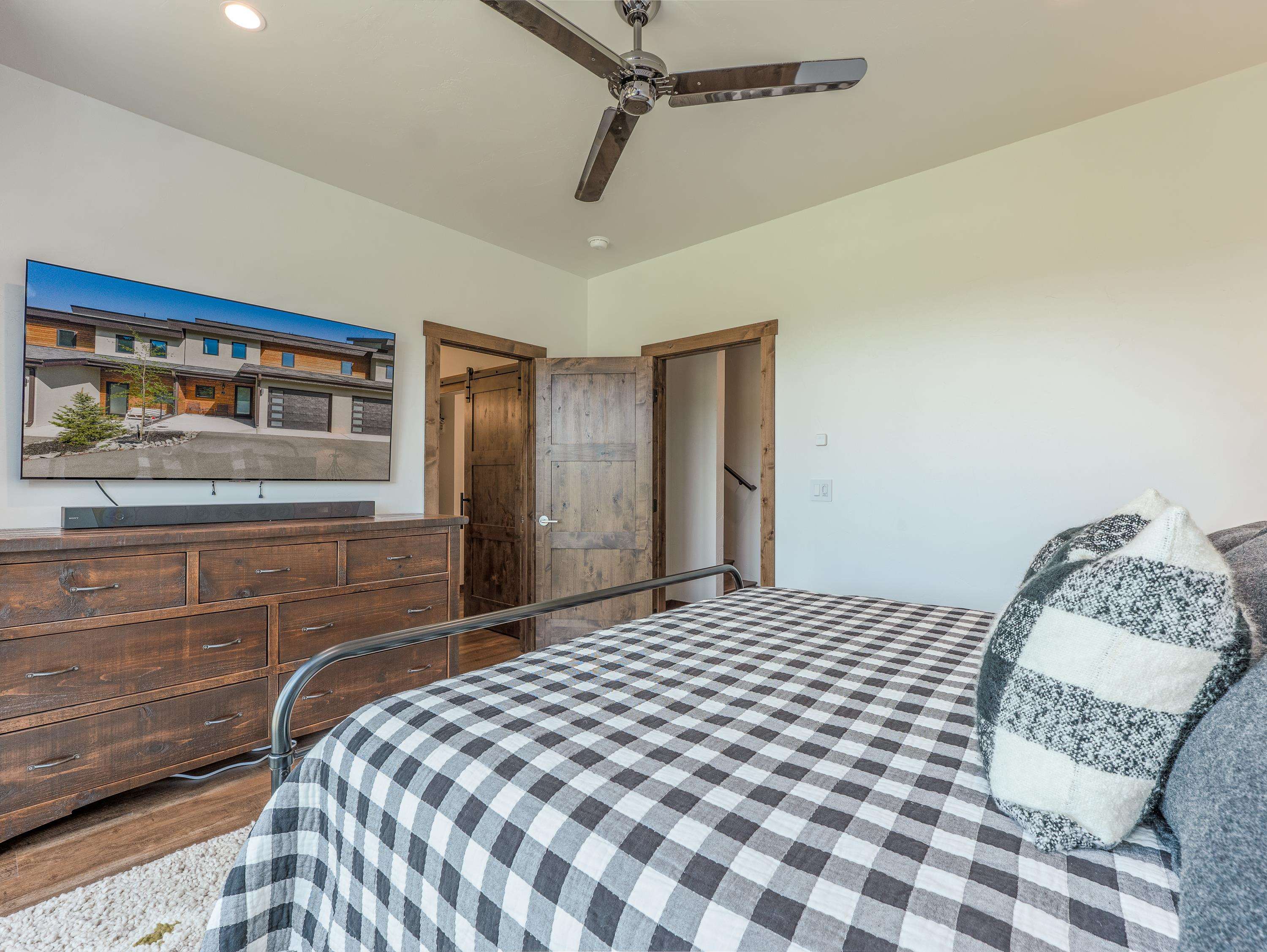 Angel Fire, New Mexico 87710, United States, 4 Bedrooms Bedrooms, ,5 BathroomsBathrooms,Residential,Active,186886