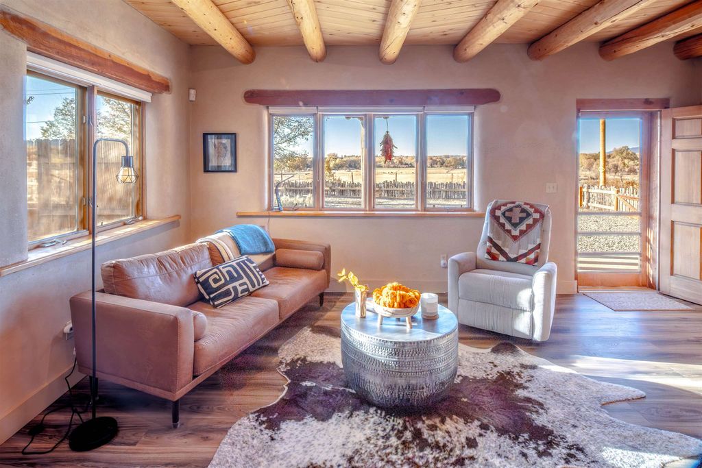 Photo of 327B Valverde Street, Taos, NM 87571 (MLS # 114225)