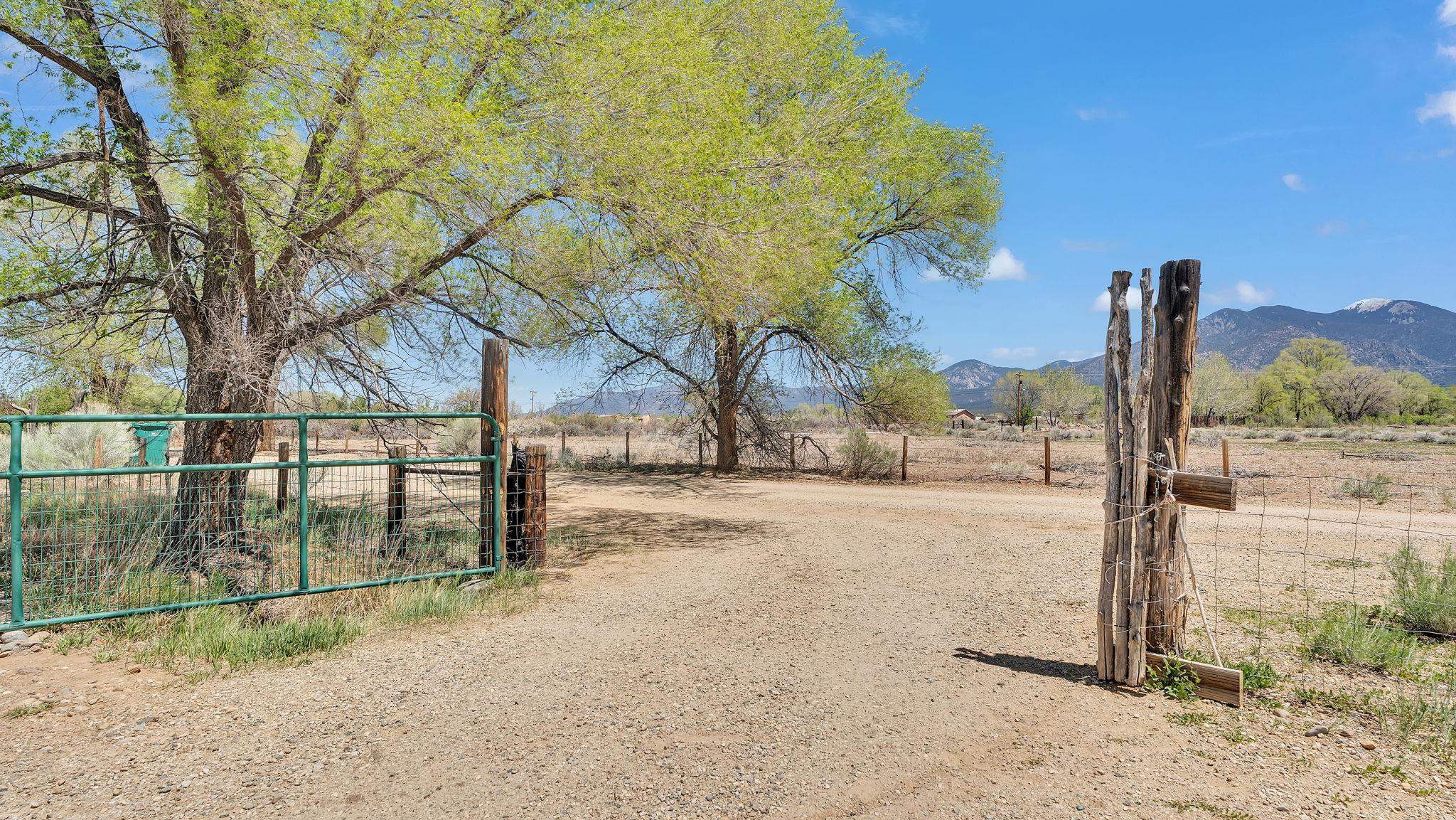 1036 La Cienega Rd, El Prado, New Mexico image 35