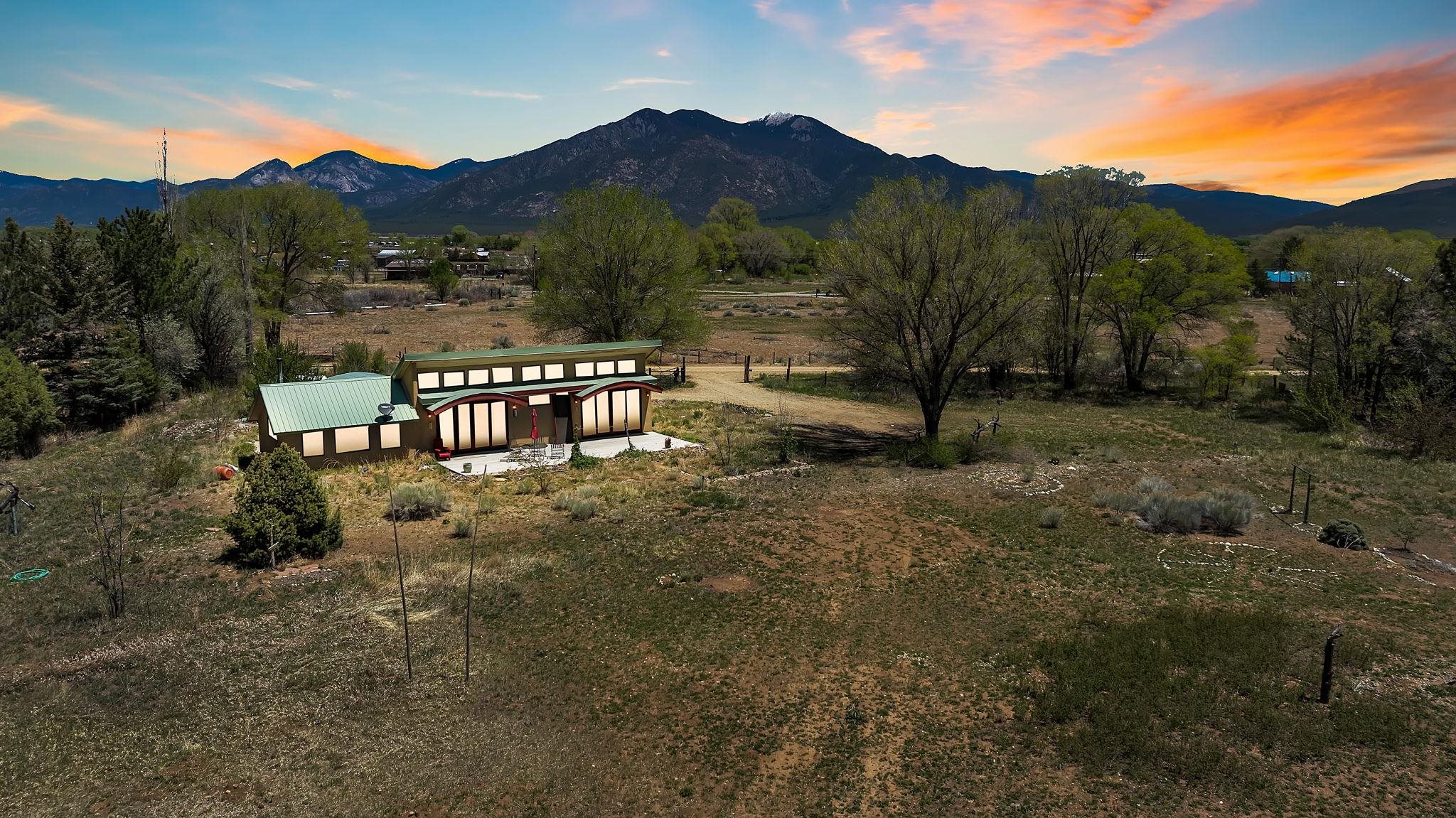 1036 La Cienega Rd, El Prado, New Mexico image 1