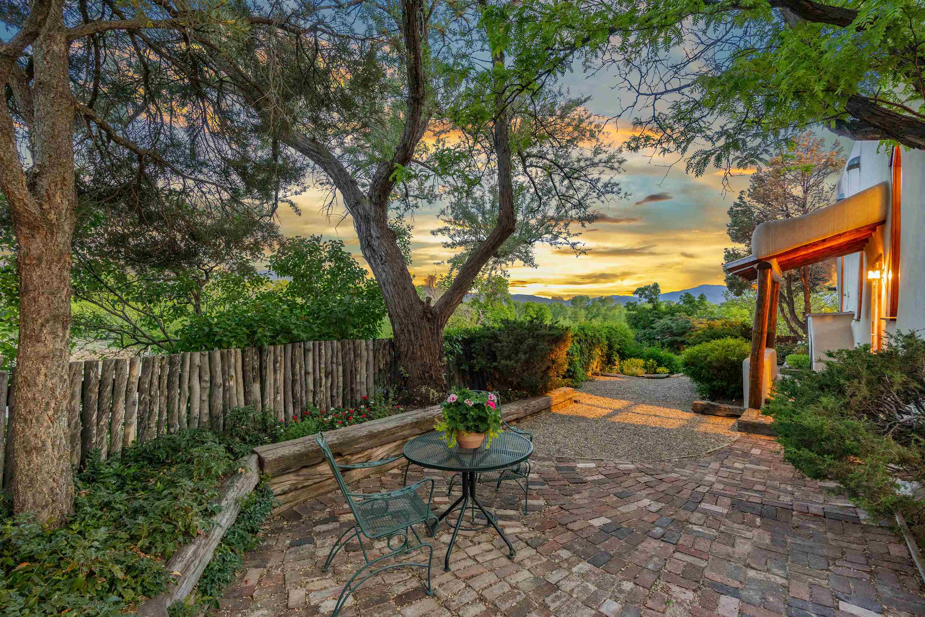 115 Quesnel St, Taos, New Mexico image 36