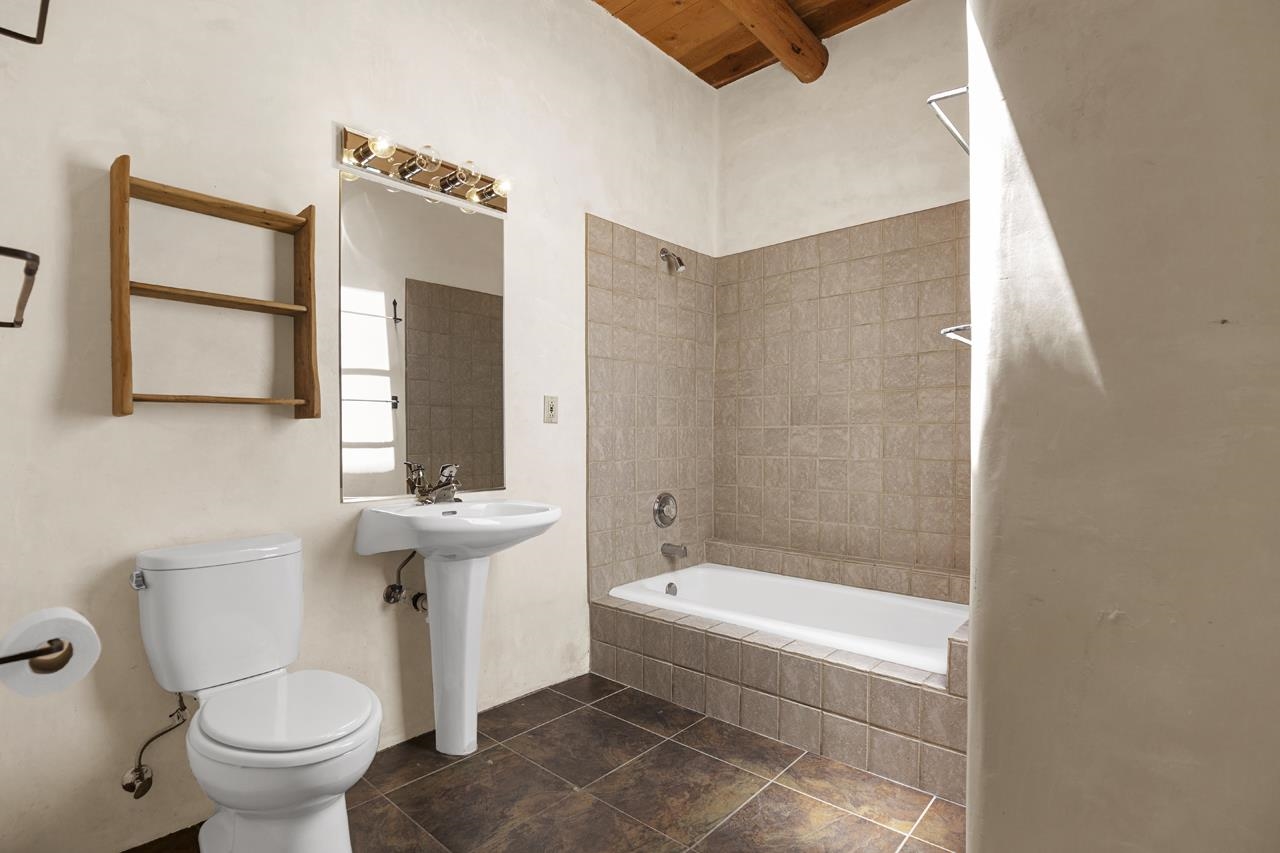 404 Dolan Street Unit D St #D, Taos, New Mexico image 22
