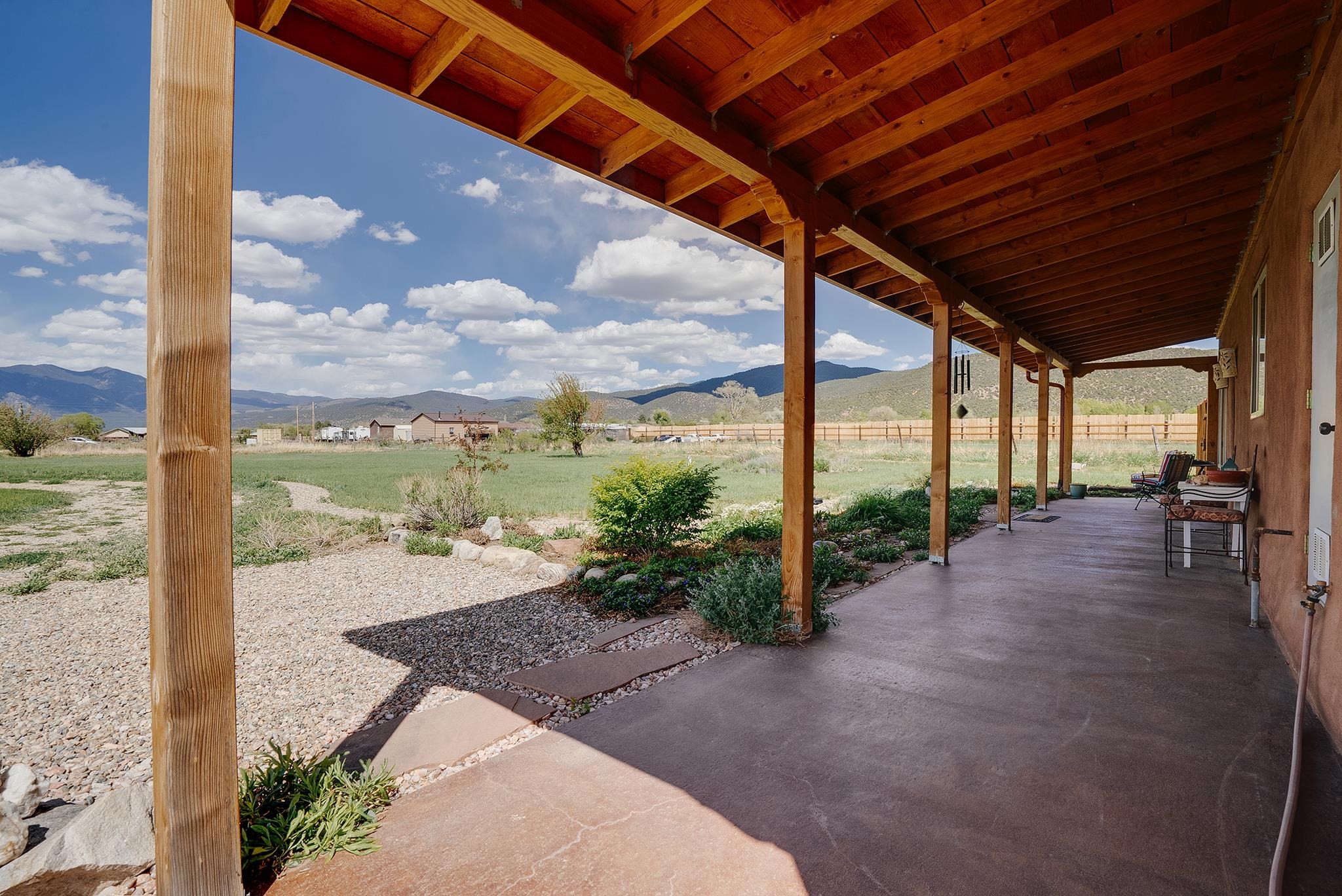 43 La Morada Rd, Ranchos de Taos, New Mexico image 2