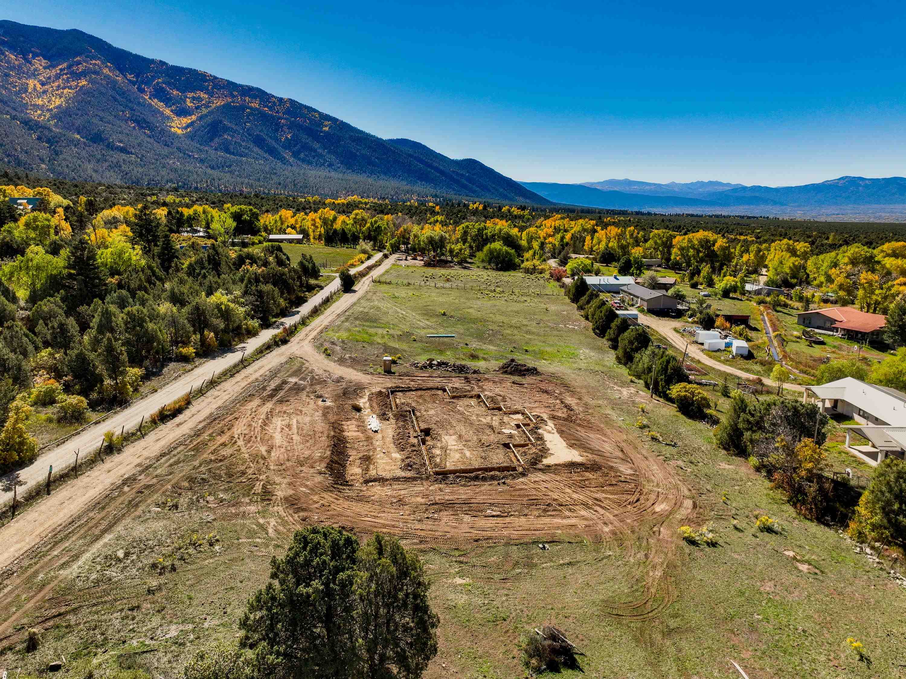 Arroyo Seco, New Mexico 87514, United States, 4 Bedrooms Bedrooms, ,4 BathroomsBathrooms,Residential,Active,224198