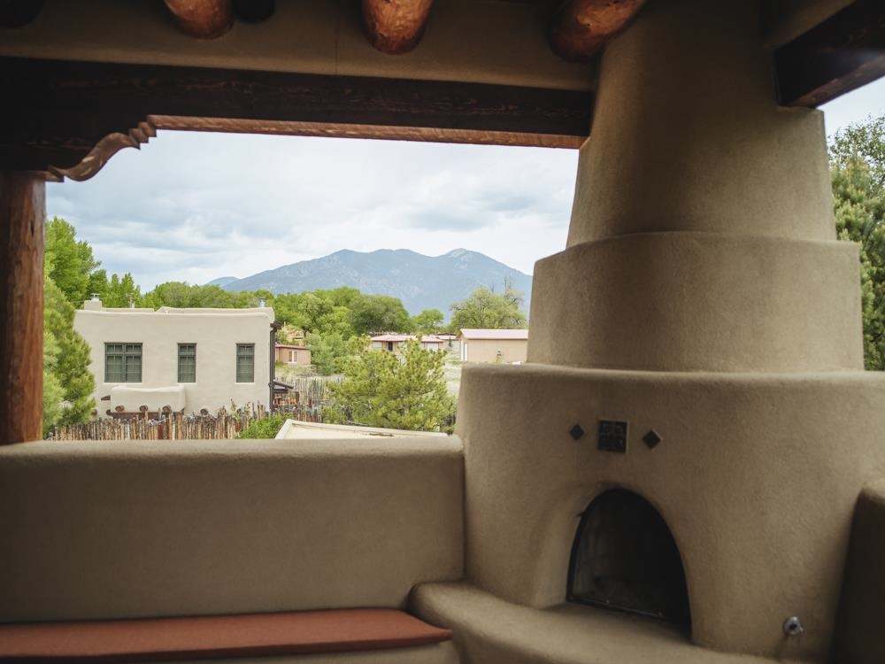 305 Devargas Lane, Taos, New Mexico image 34