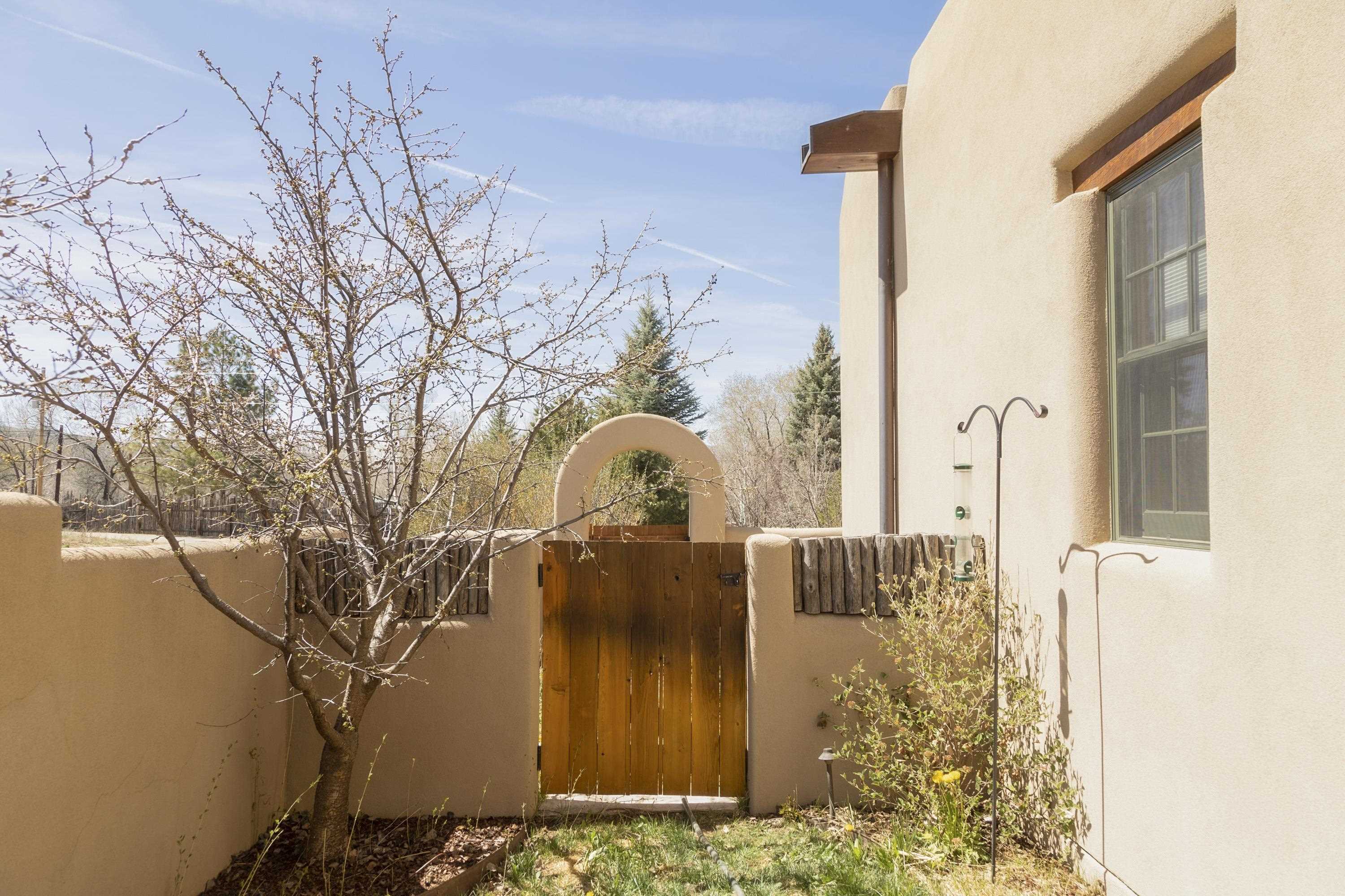 305 Devargas Lane, Taos, New Mexico image 44