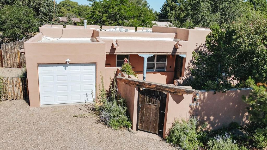 Photo of 310 South Trapper Road, Taos, NM 87571 (MLS # 114531)