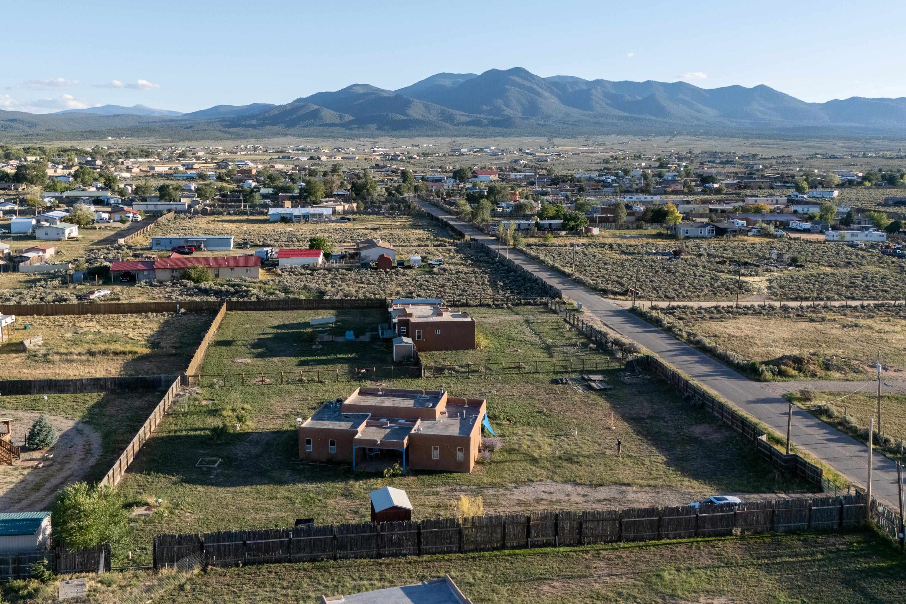 Ranchos De Taos, New Mexico 87557, United States, 2 Bedrooms Bedrooms, ,3 BathroomsBathrooms,Residential,Active,219400