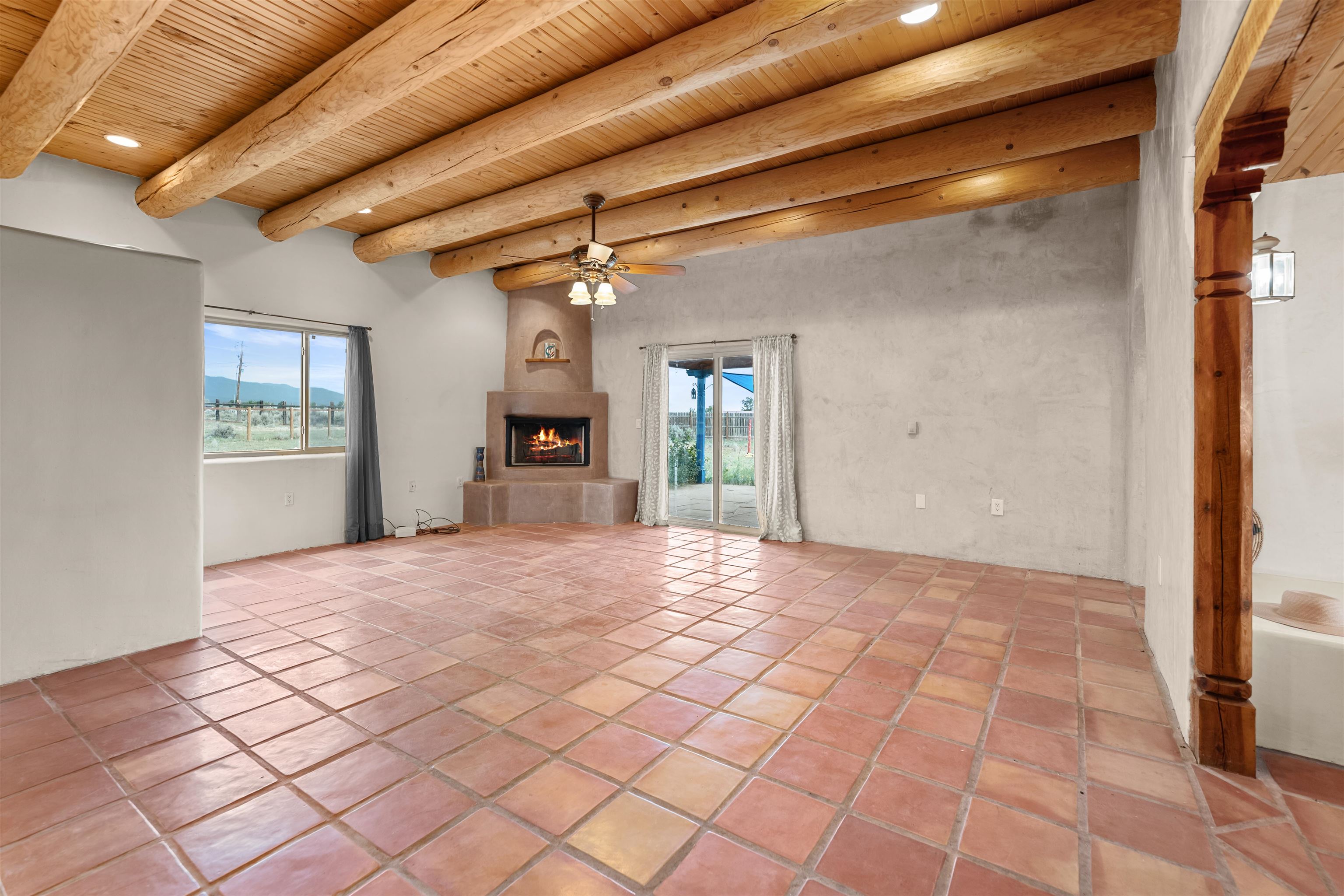 Ranchos De Taos, New Mexico 87557, United States, 2 Bedrooms Bedrooms, ,3 BathroomsBathrooms,Residential,Active,219400