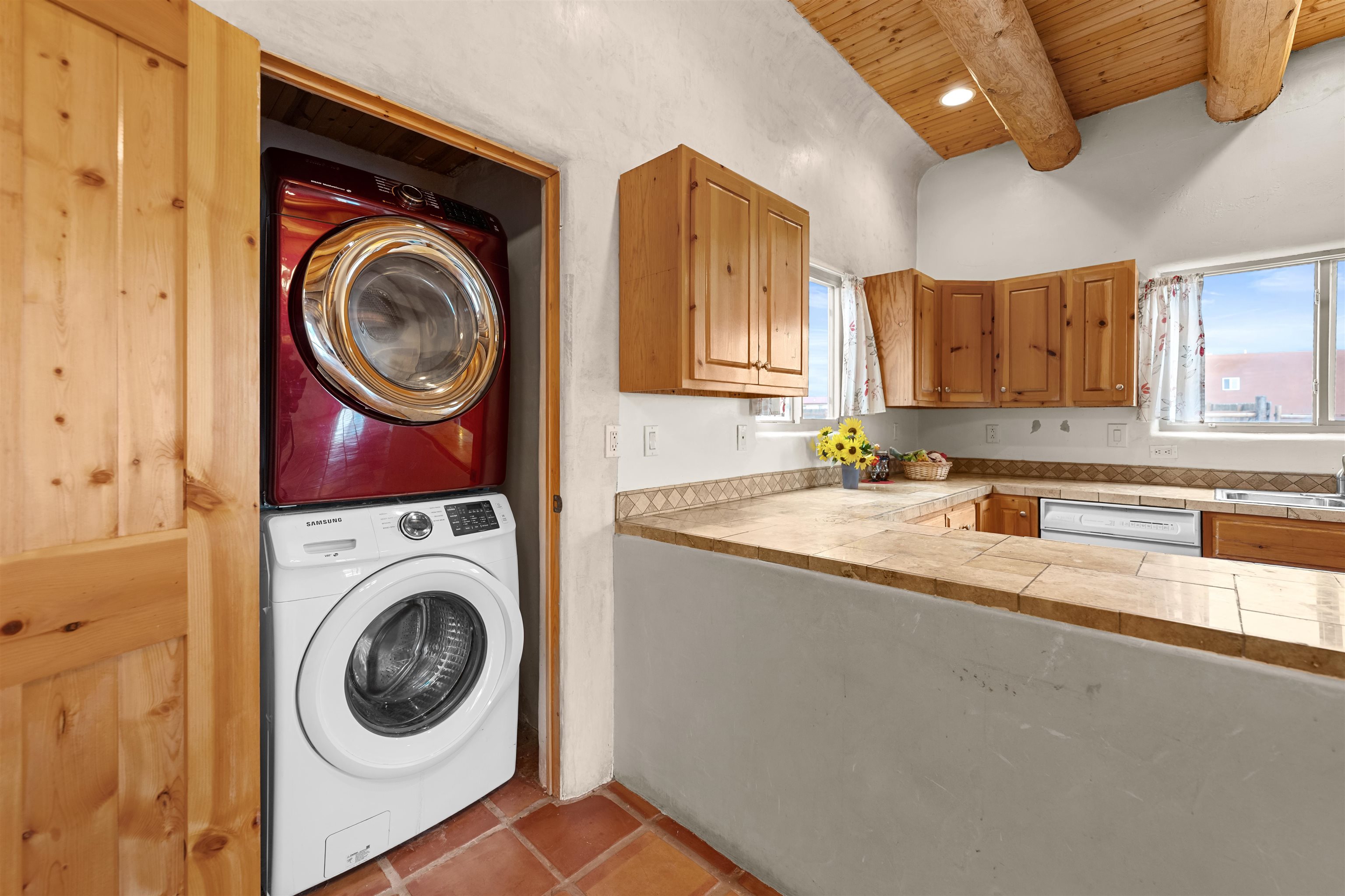 Ranchos De Taos, New Mexico 87557, United States, 2 Bedrooms Bedrooms, ,3 BathroomsBathrooms,Residential,Active,219400