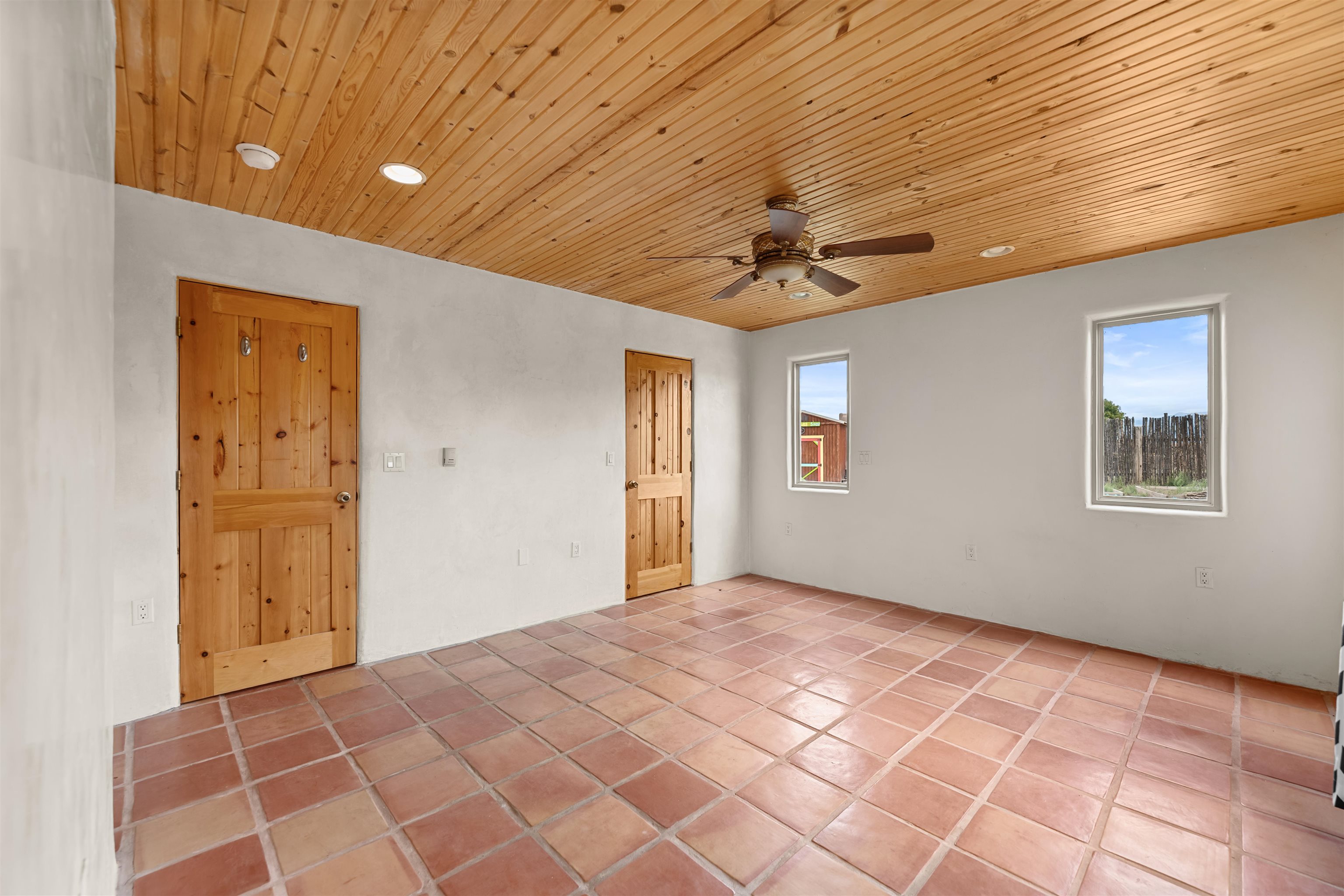 Ranchos De Taos, New Mexico 87557, United States, 2 Bedrooms Bedrooms, ,3 BathroomsBathrooms,Residential,Active,219400