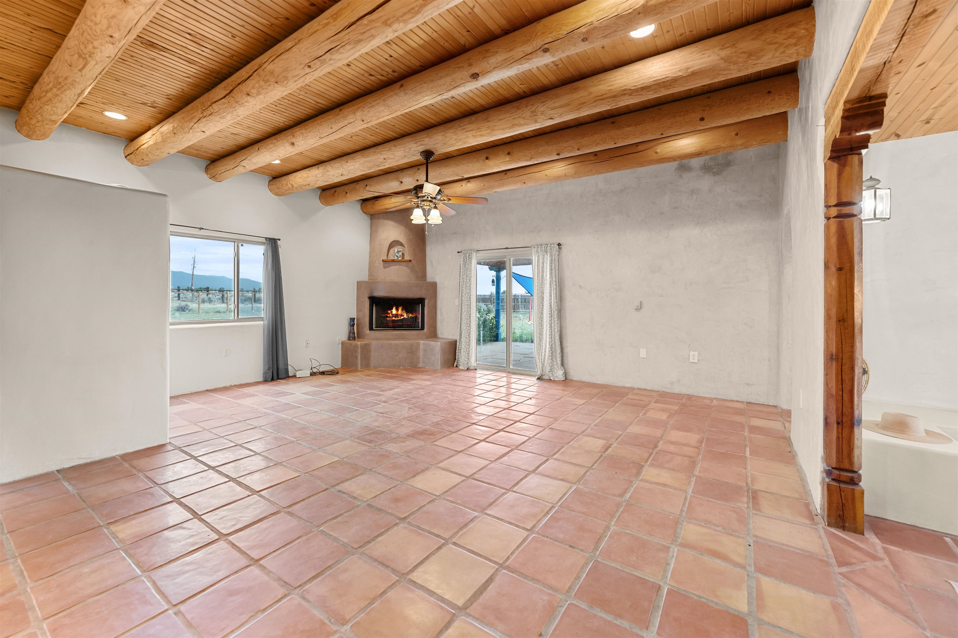 Ranchos De Taos, New Mexico 87557, United States, 2 Bedrooms Bedrooms, ,3 BathroomsBathrooms,Residential,Active,219400