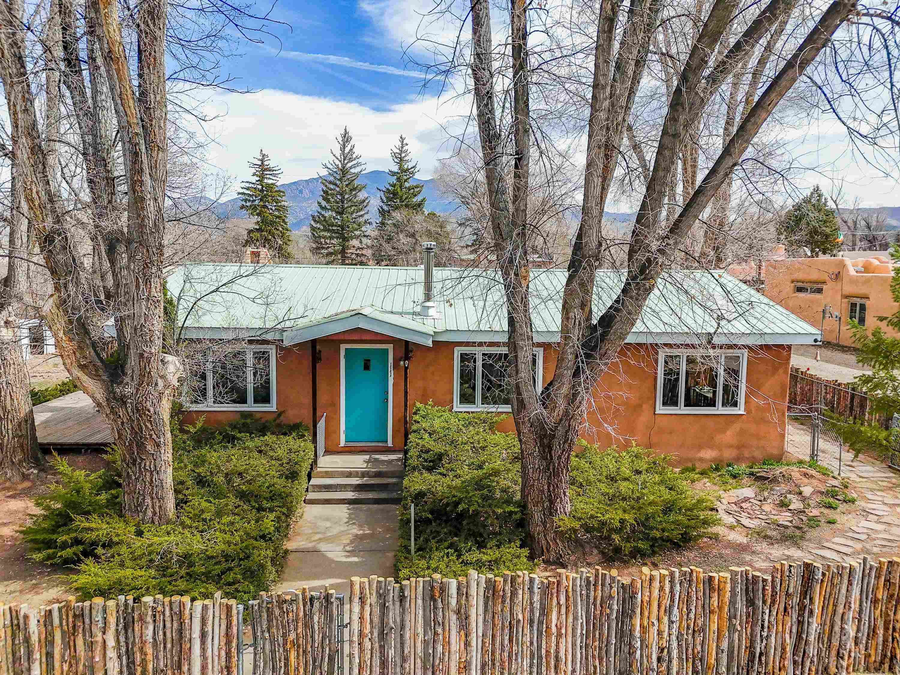 111 Sierra Vista Road, Taos, New Mexico image 1