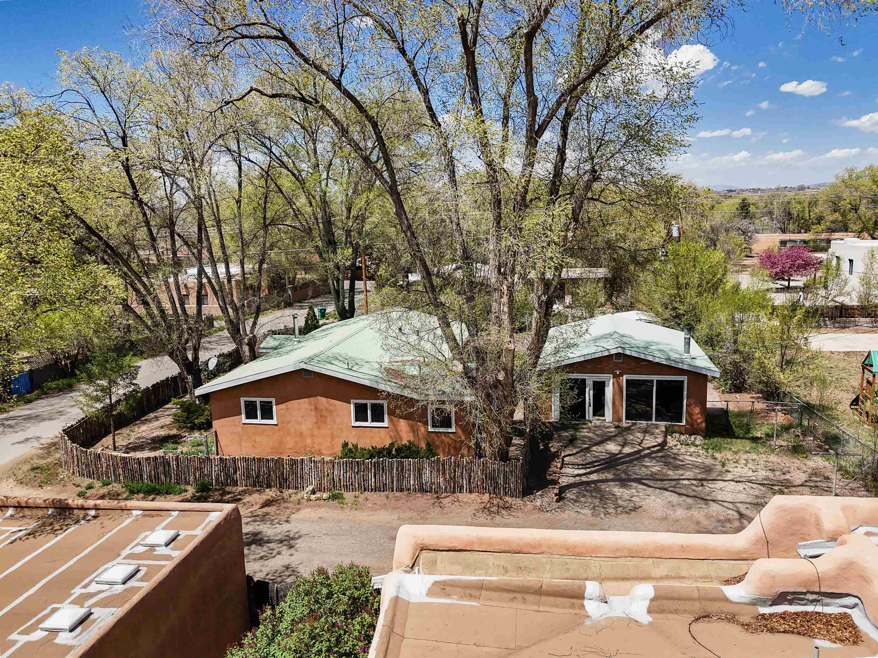 111 Sierra Vista Road, Taos, New Mexico image 4