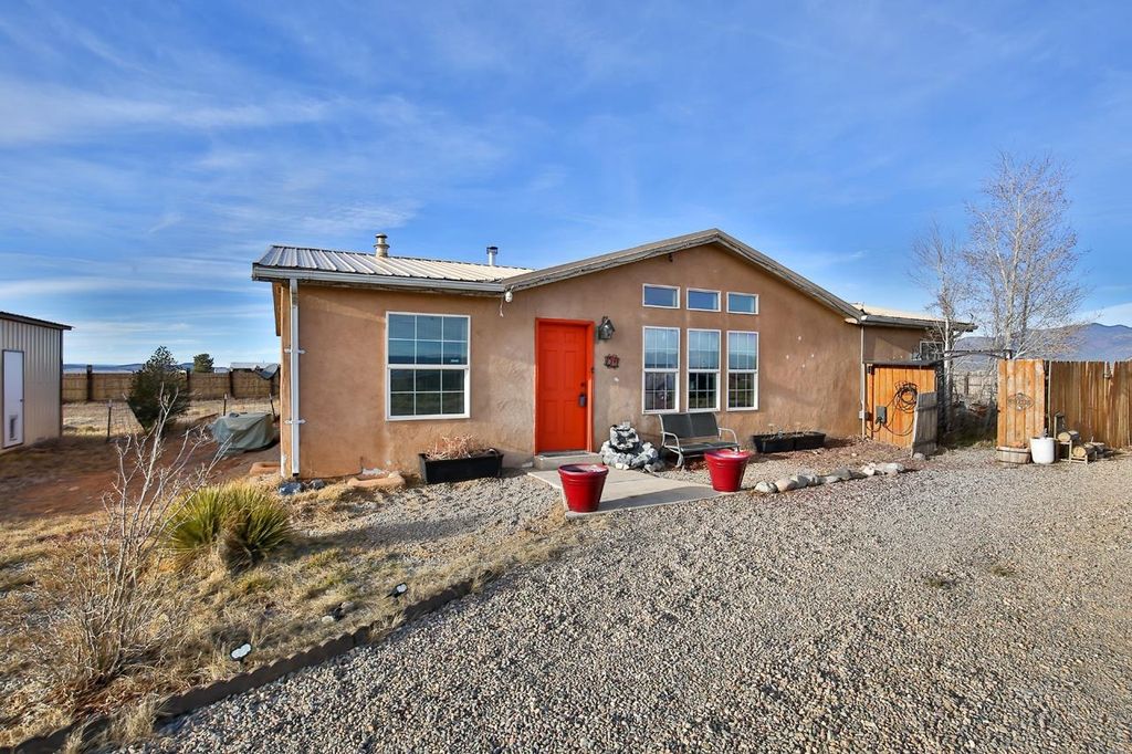 Photo of 1 Calle Vista Sophia, El Prado, NM 87529 (MLS # 114447)