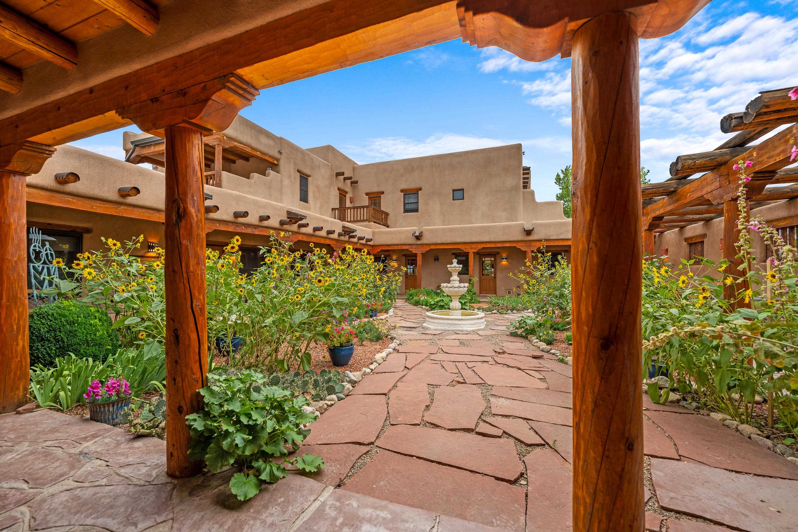 El Prado, New Mexico 87529, United States, 4 Bedrooms Bedrooms, ,4 BathroomsBathrooms,Residential,Active,237473