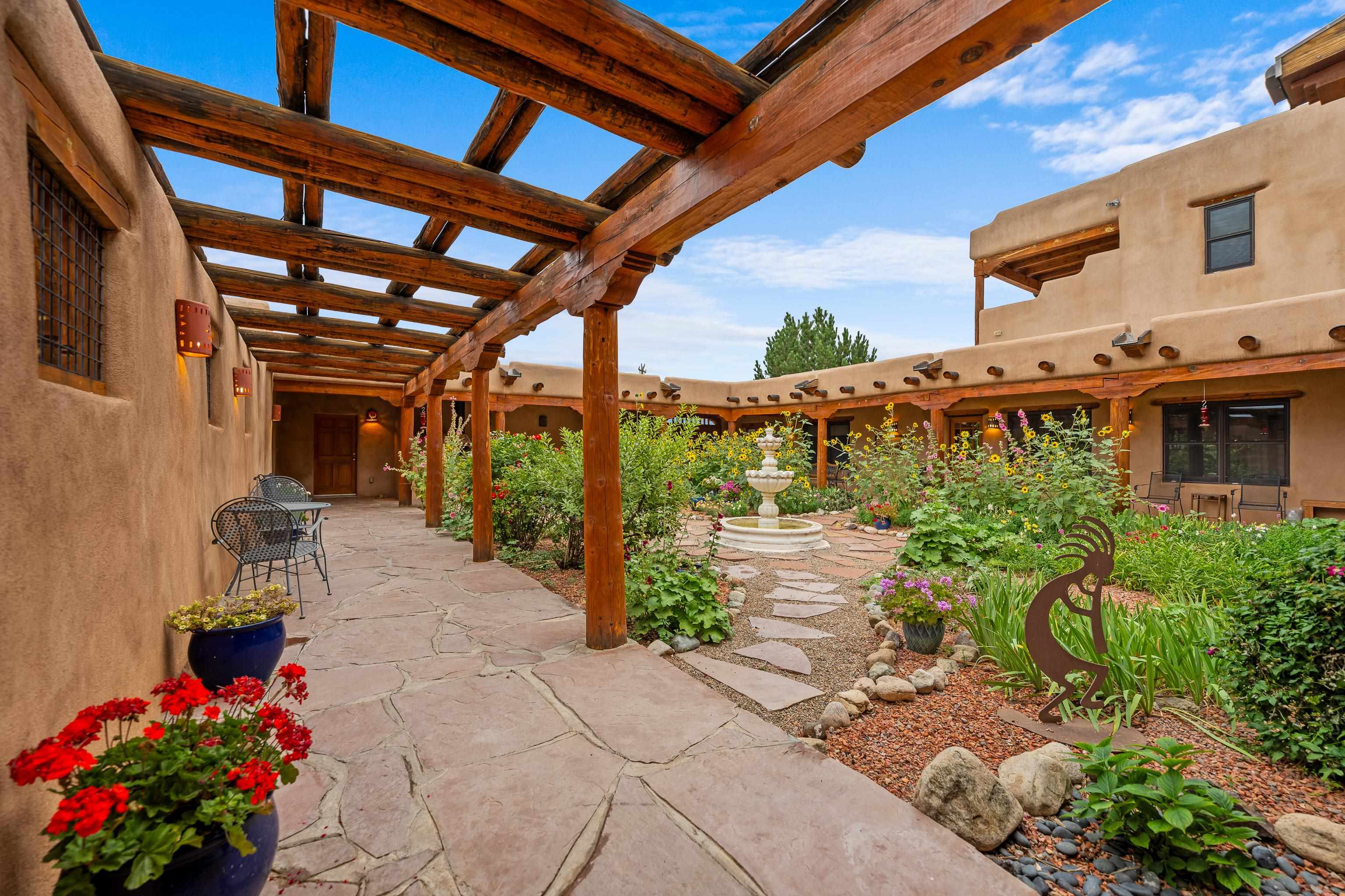 El Prado, New Mexico 87529, United States, 4 Bedrooms Bedrooms, ,4 BathroomsBathrooms,Residential,Active,237473