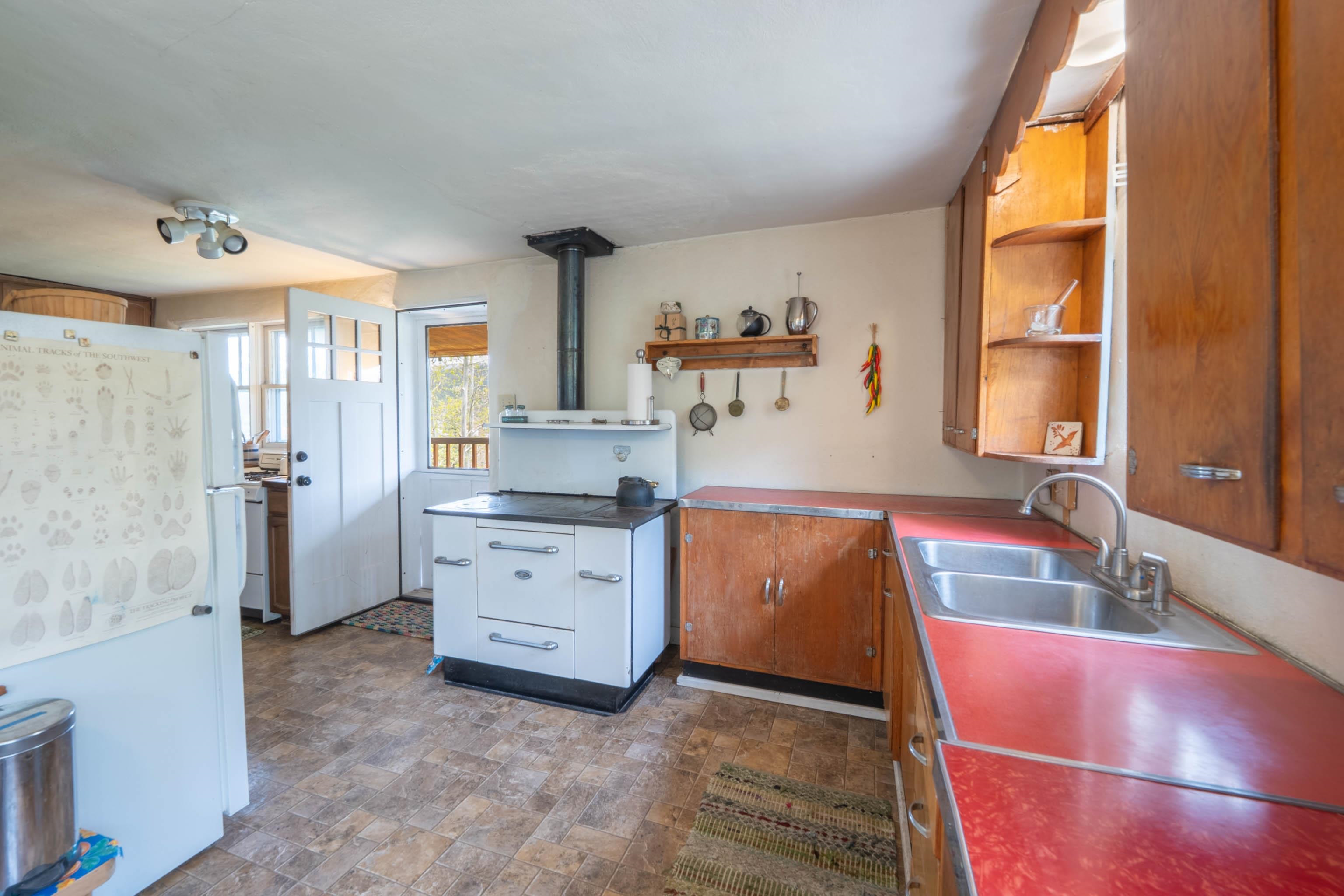 46 Cr B024, Holman, New Mexico image 11