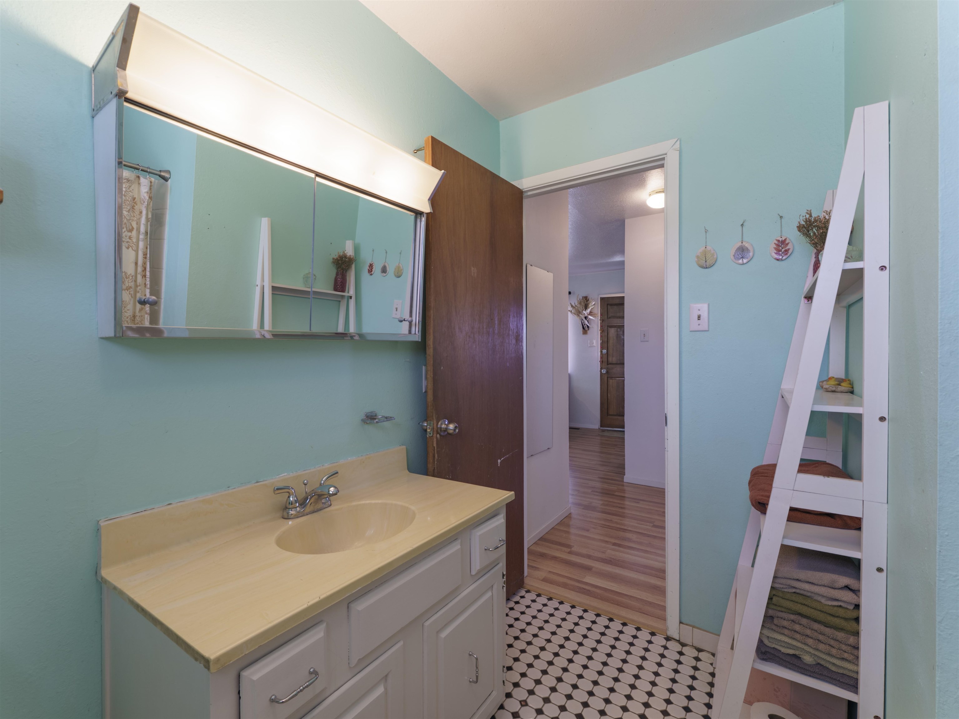 807 Hill Dr, Taos, New Mexico image 32