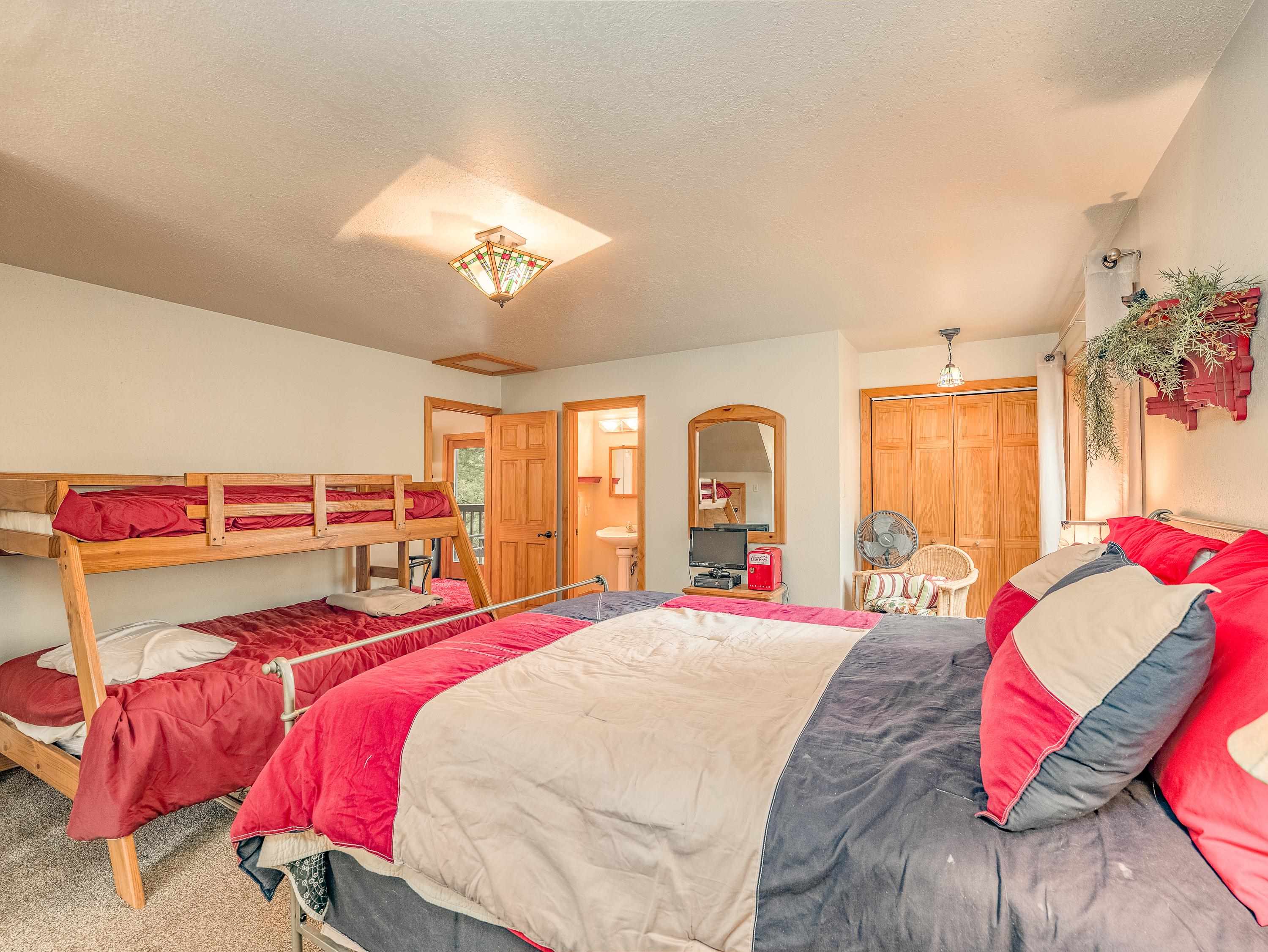 Angel Fire, New Mexico 87710, United States, 2 Bedrooms Bedrooms, ,2 BathroomsBathrooms,Residential,Active,235542