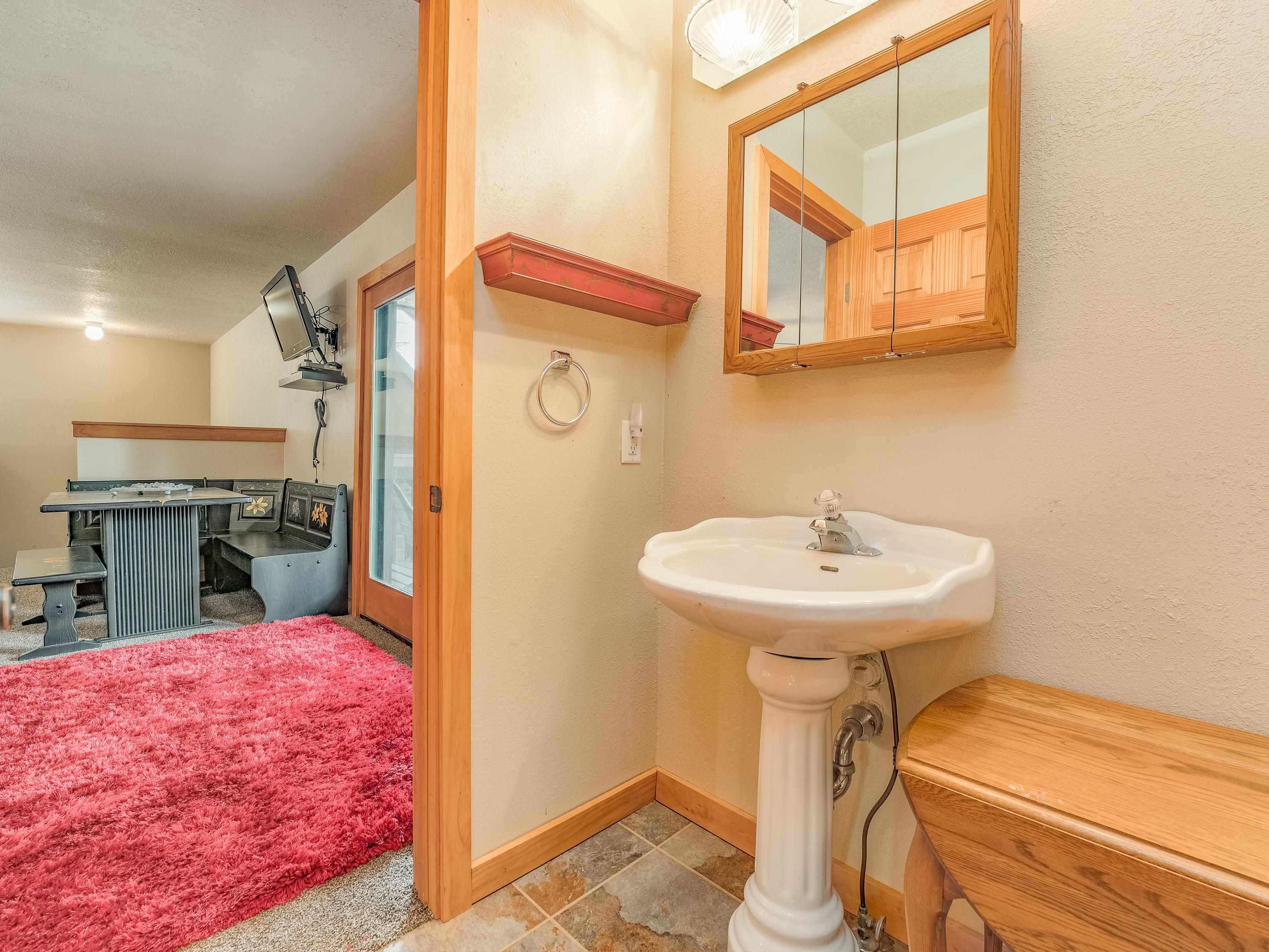 Angel Fire, New Mexico 87710, United States, 2 Bedrooms Bedrooms, ,2 BathroomsBathrooms,Residential,Active,235542