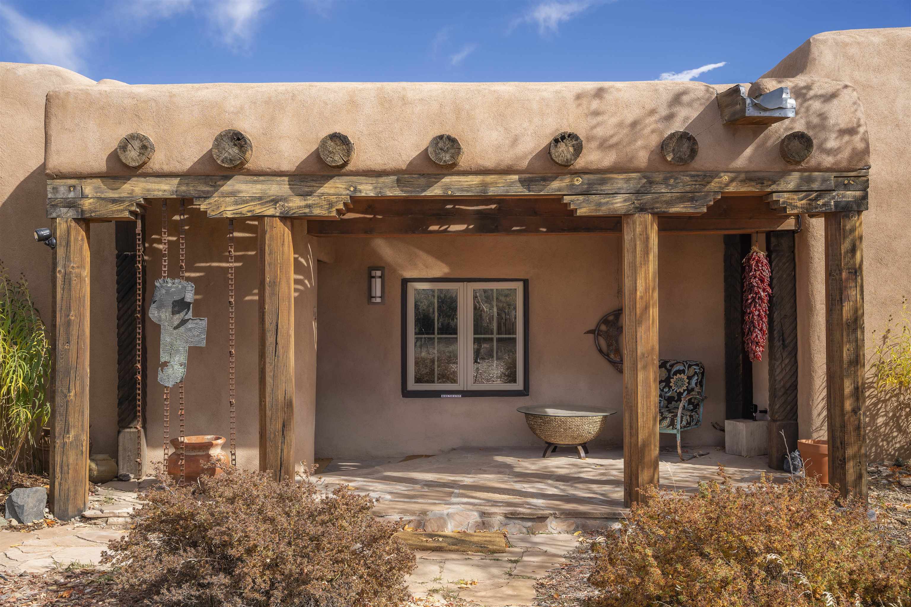 43 Vista Linda Rd, Ranchos de Taos, New Mexico image 1