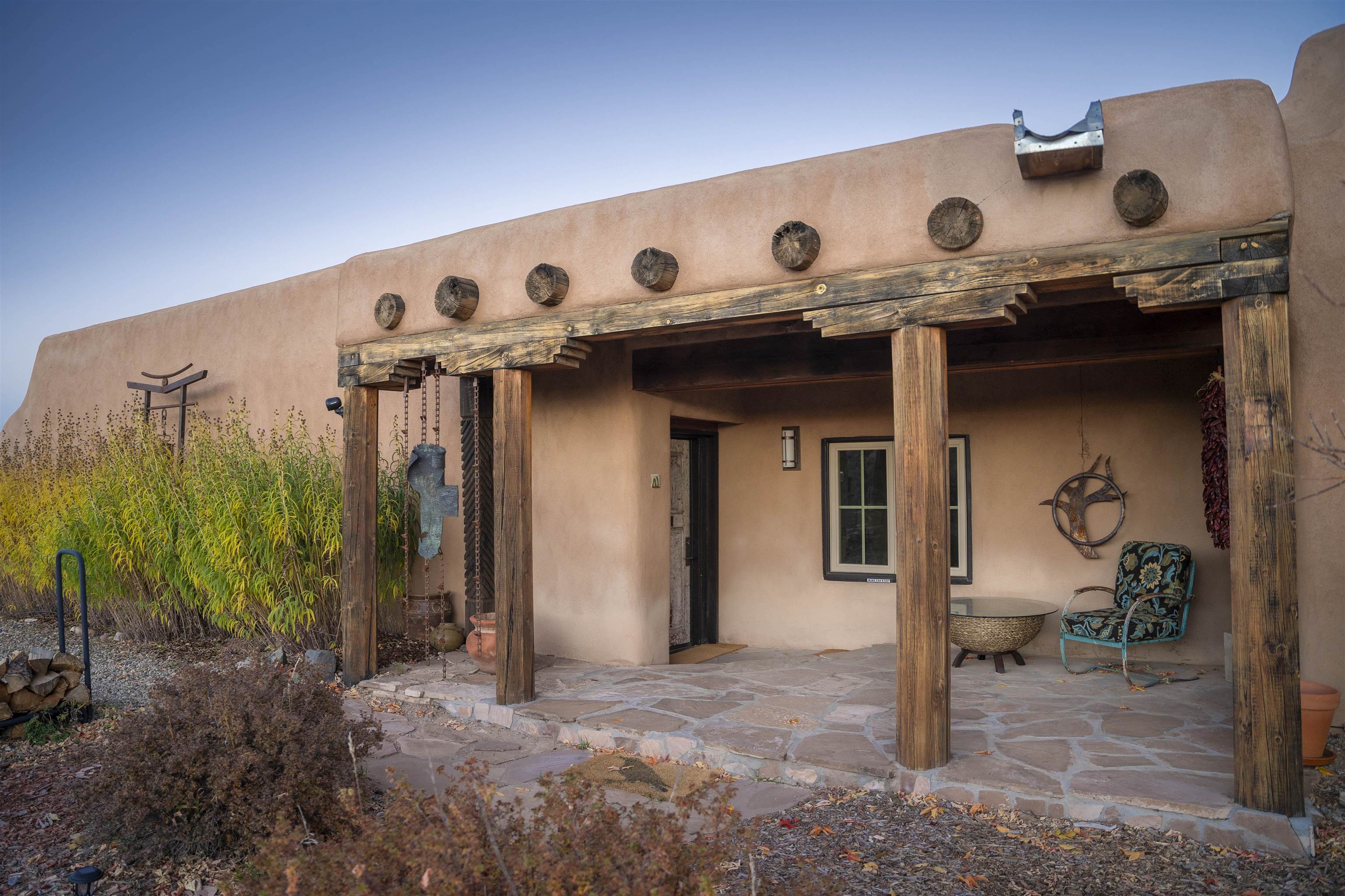 43 Vista Linda Rd, Ranchos de Taos, New Mexico image 2