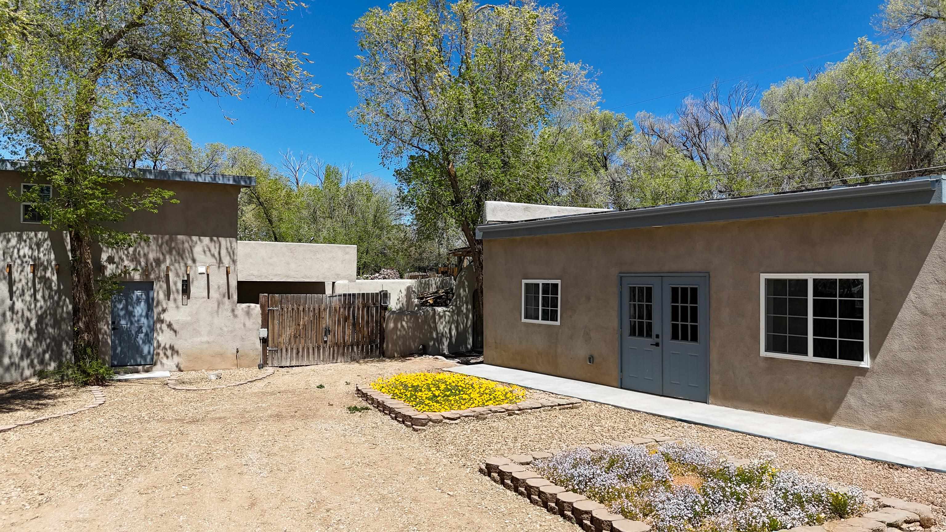 41 Ortiz Rd, Ranchos de Taos, New Mexico image 2