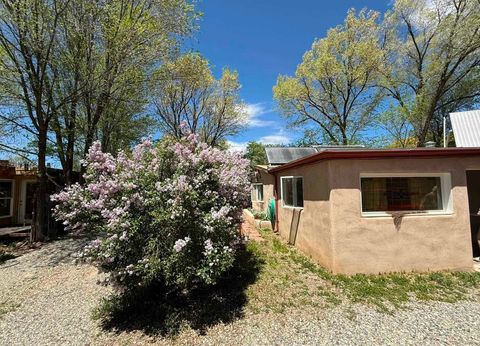 Photo of 409 Maria Lane, Taos, NM 87571 (MLS # 113702)