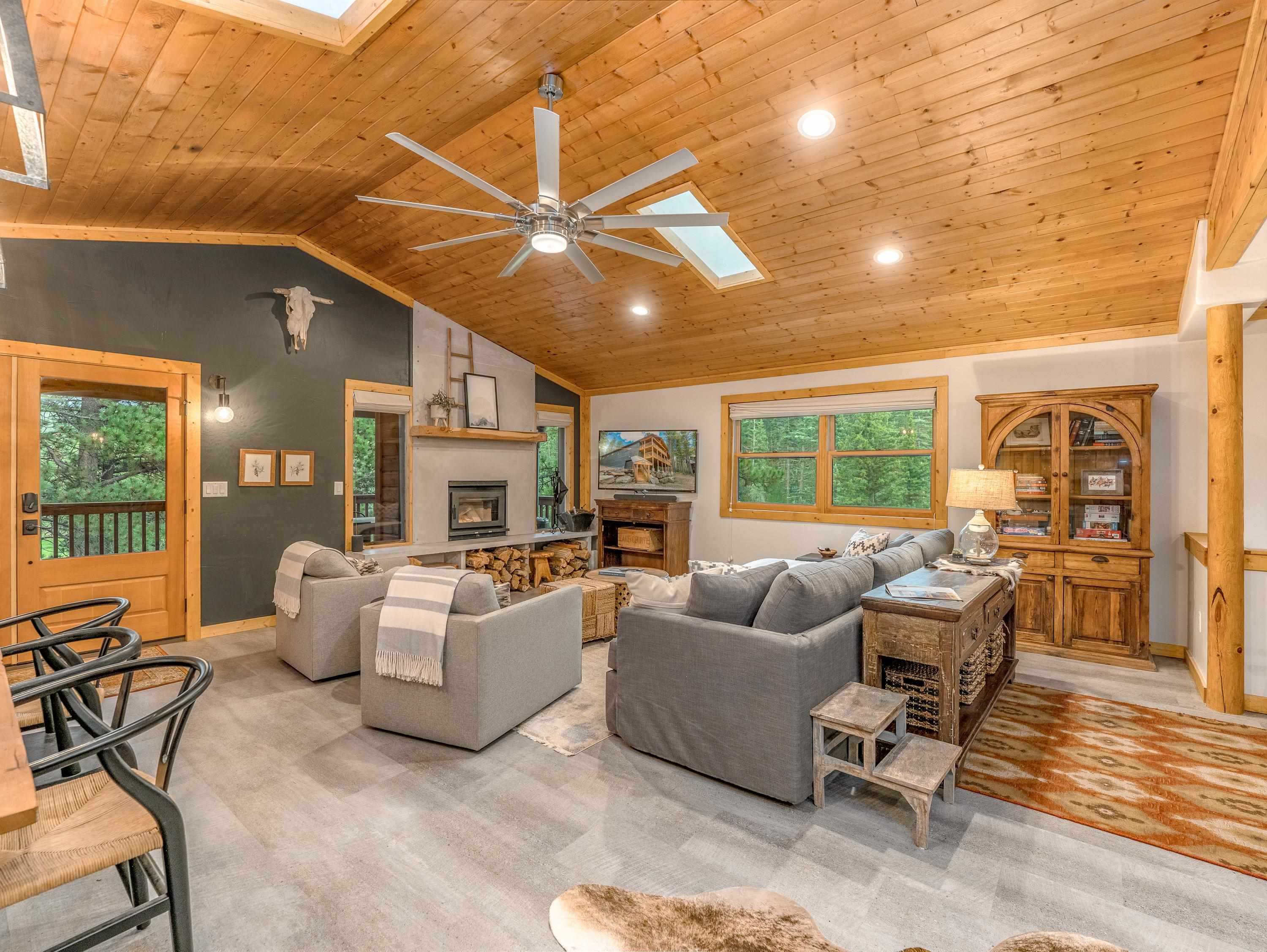 Angel Fire, New Mexico 87710, United States, 4 Bedrooms Bedrooms, ,2 BathroomsBathrooms,Residential,Active,165266