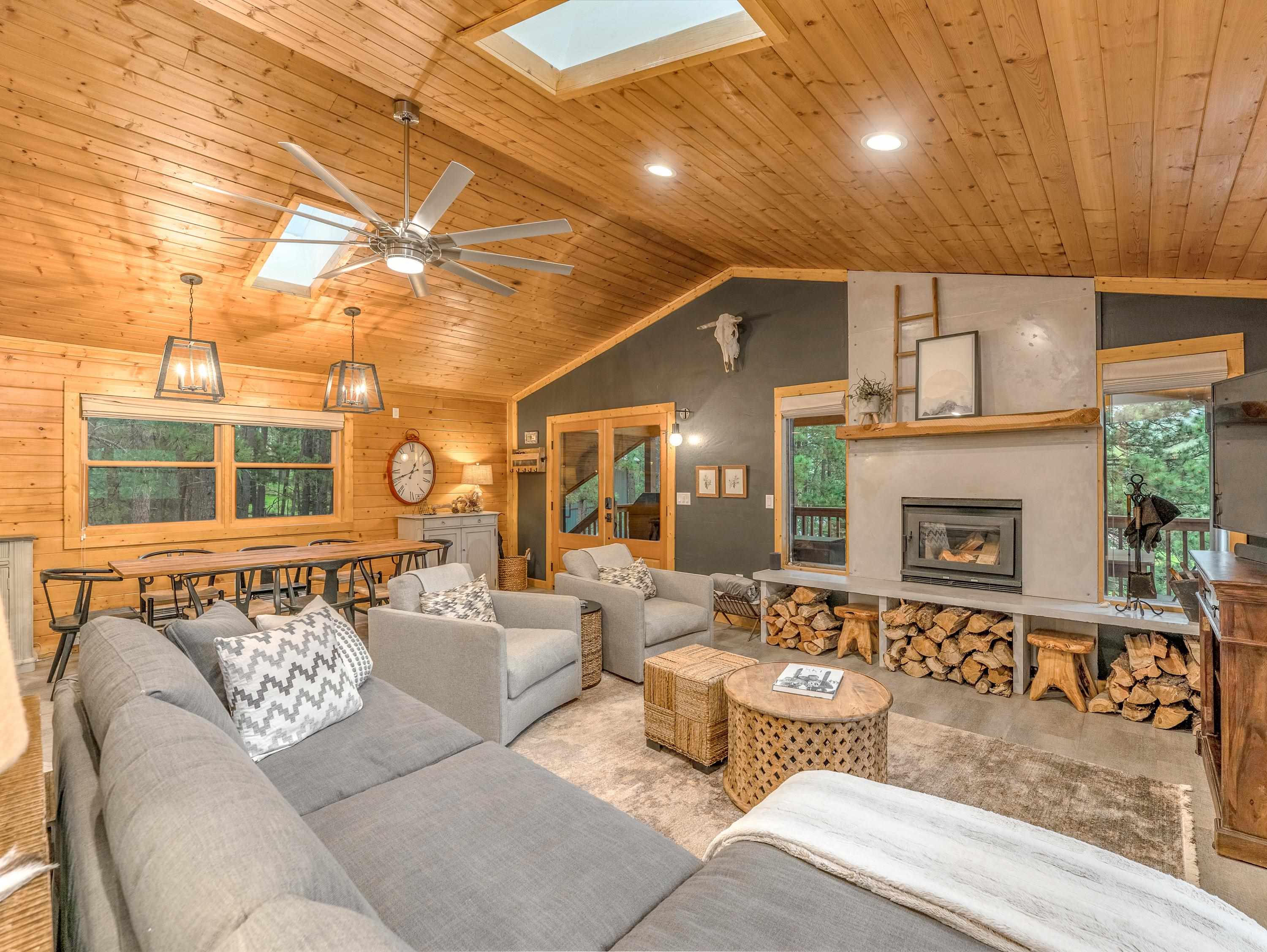 Angel Fire, New Mexico 87710, United States, 4 Bedrooms Bedrooms, ,2 BathroomsBathrooms,Residential,Active,165266