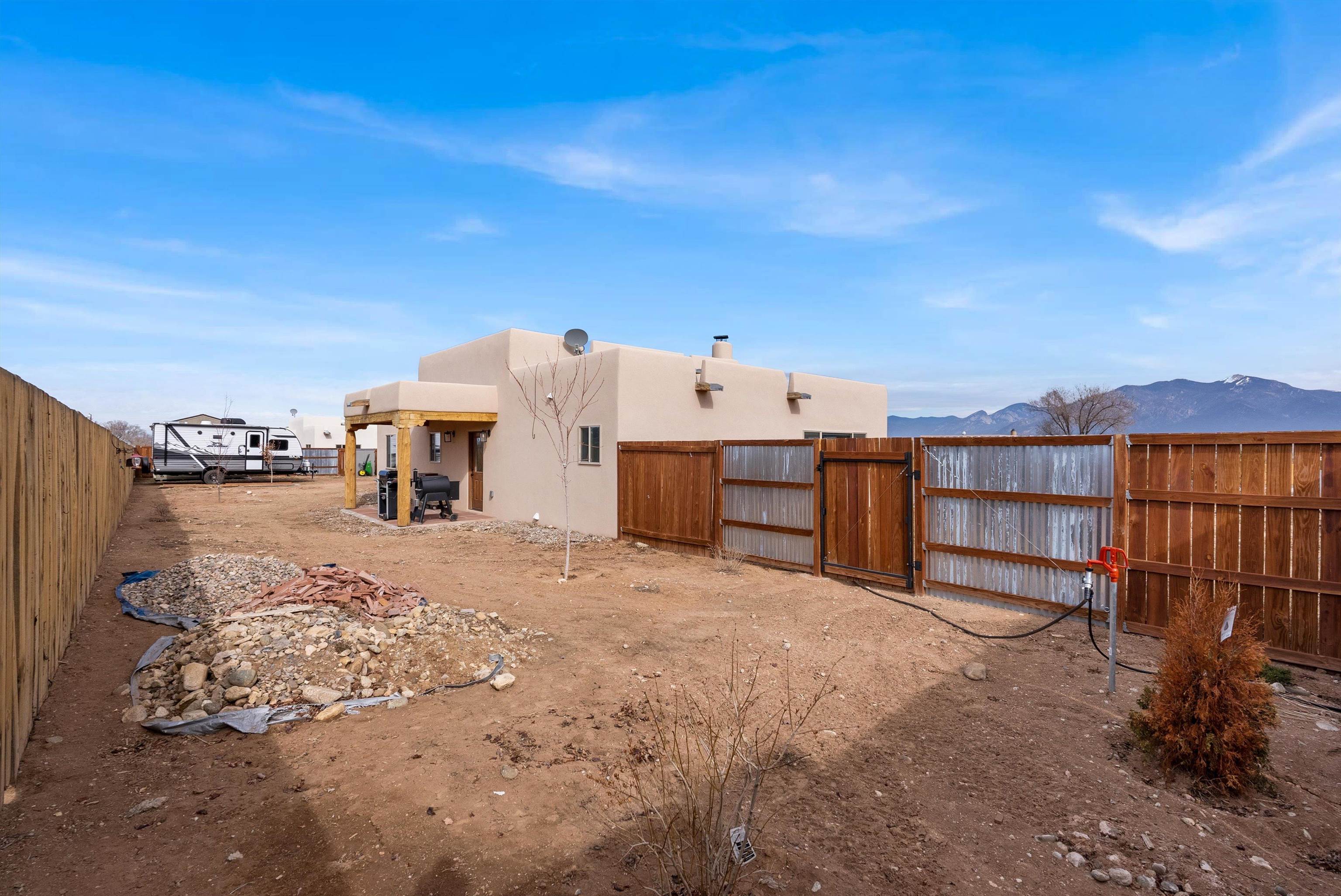 27 Medina Lane, Taos, New Mexico image 39