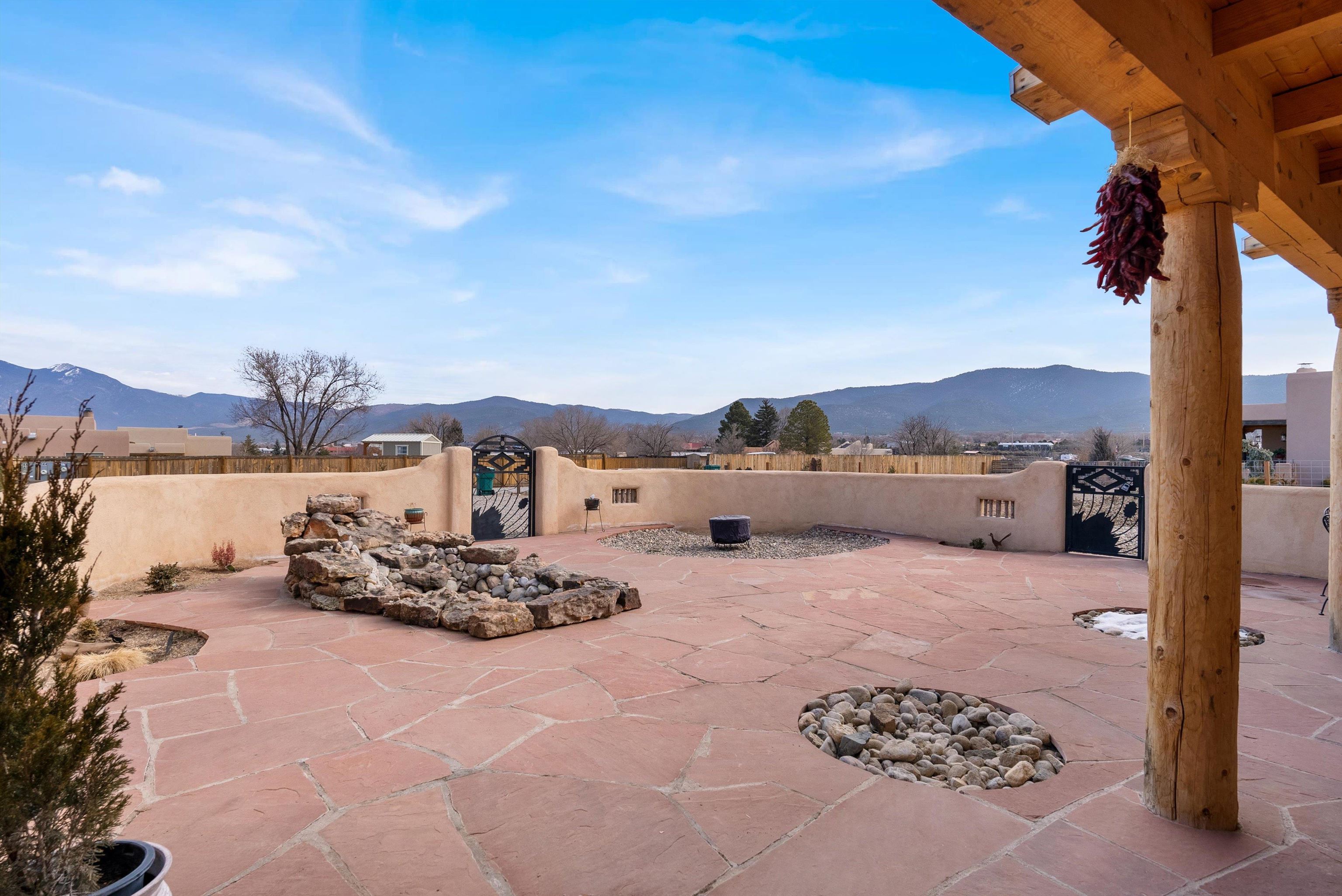 27 Medina Lane, Taos, New Mexico image 32