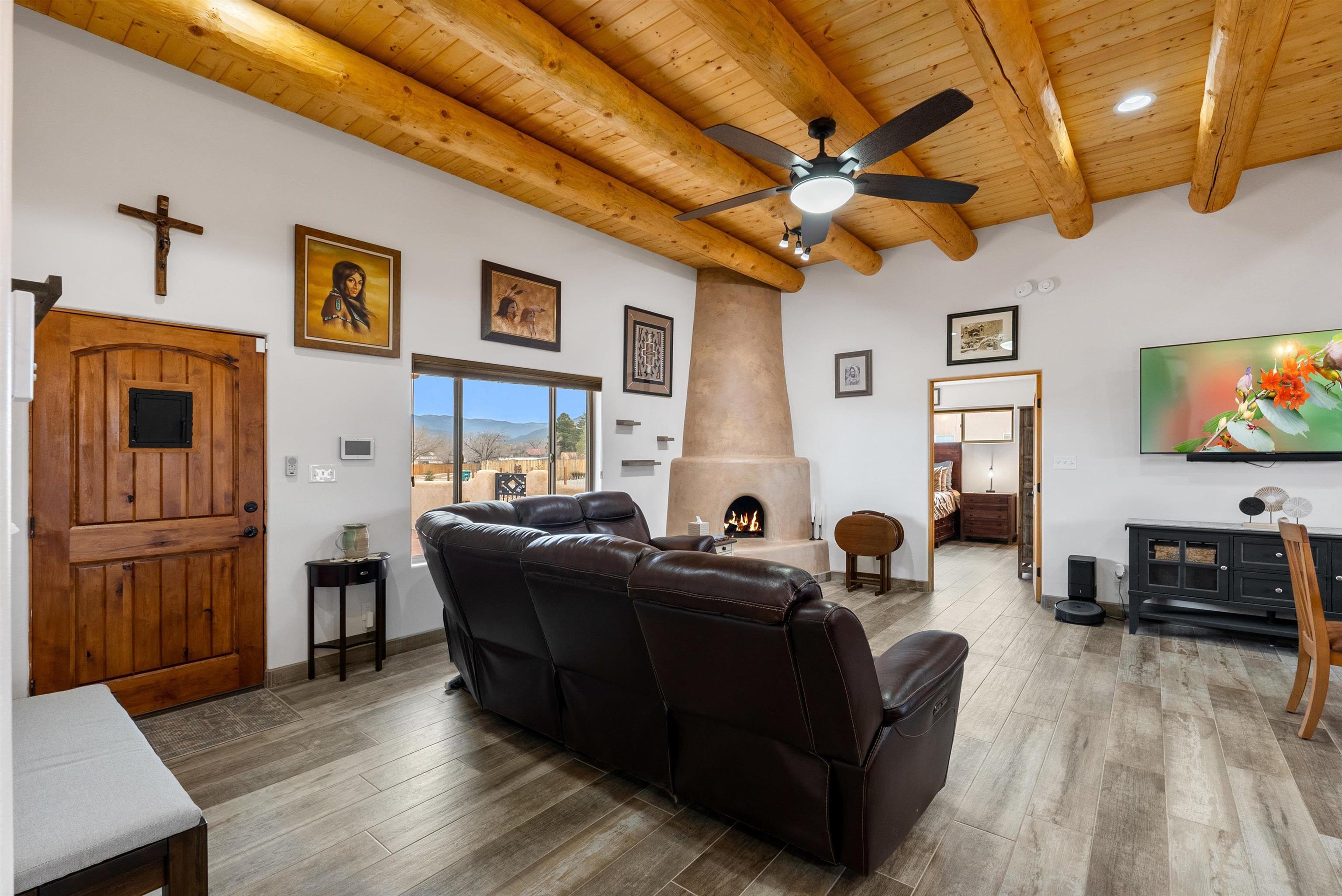 27 Medina Lane, Taos, New Mexico image 3