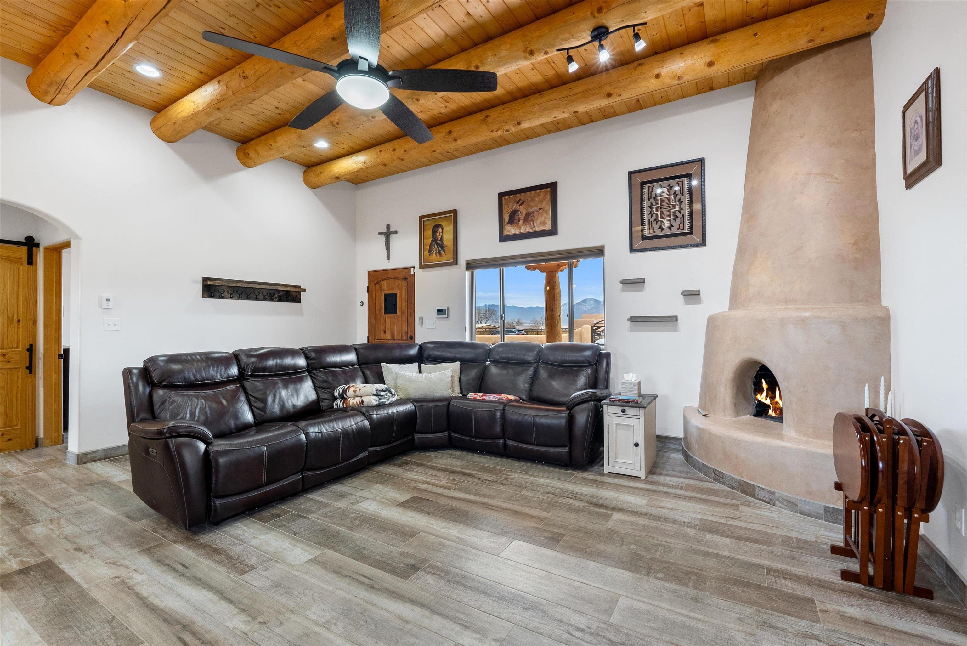 27 Medina Lane, Taos, New Mexico image 4