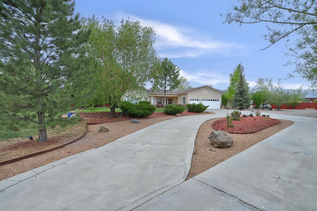 Photo of 22 Adame Lane, Ranchos de Taos, NM 87557 (MLS # 114206)