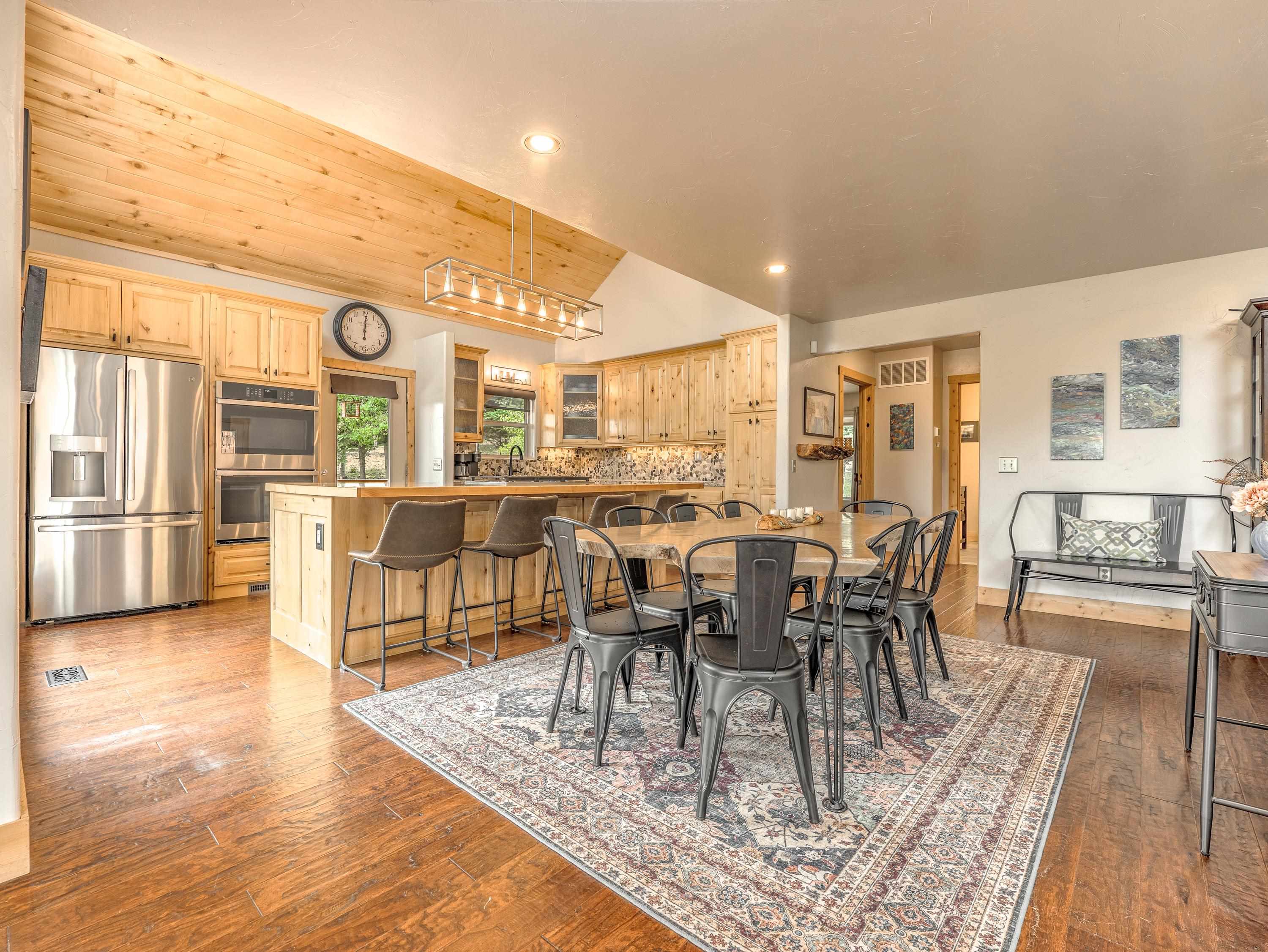 Angel Fire, New Mexico 87710, United States, 4 Bedrooms Bedrooms, ,3 BathroomsBathrooms,Residential,Active,173470